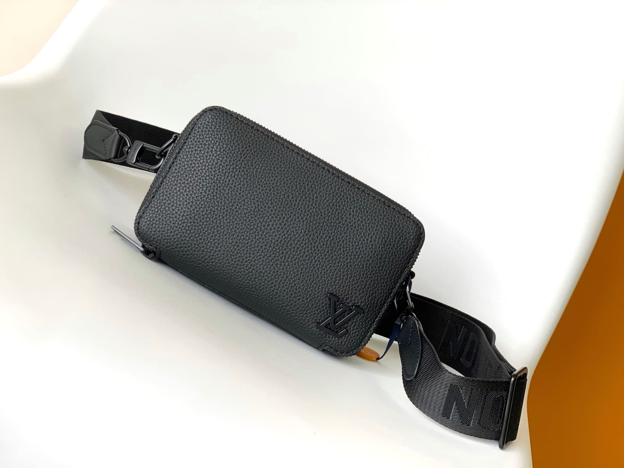 Louis Vuitton M59161 Alpha Wearable Wallet - SILKROAD