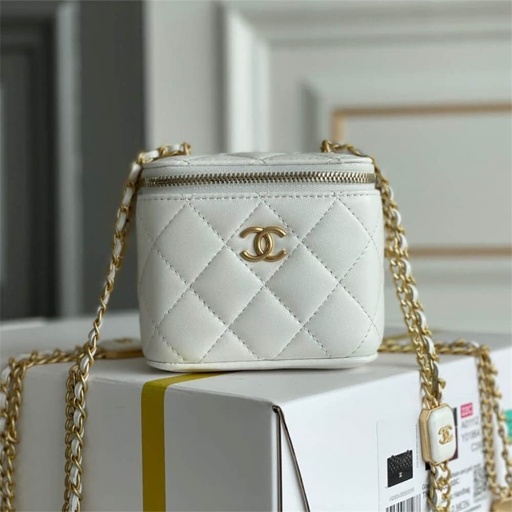 Chanel SMALL VANITY WITH CHAIN AP2931 - SILKROAD
