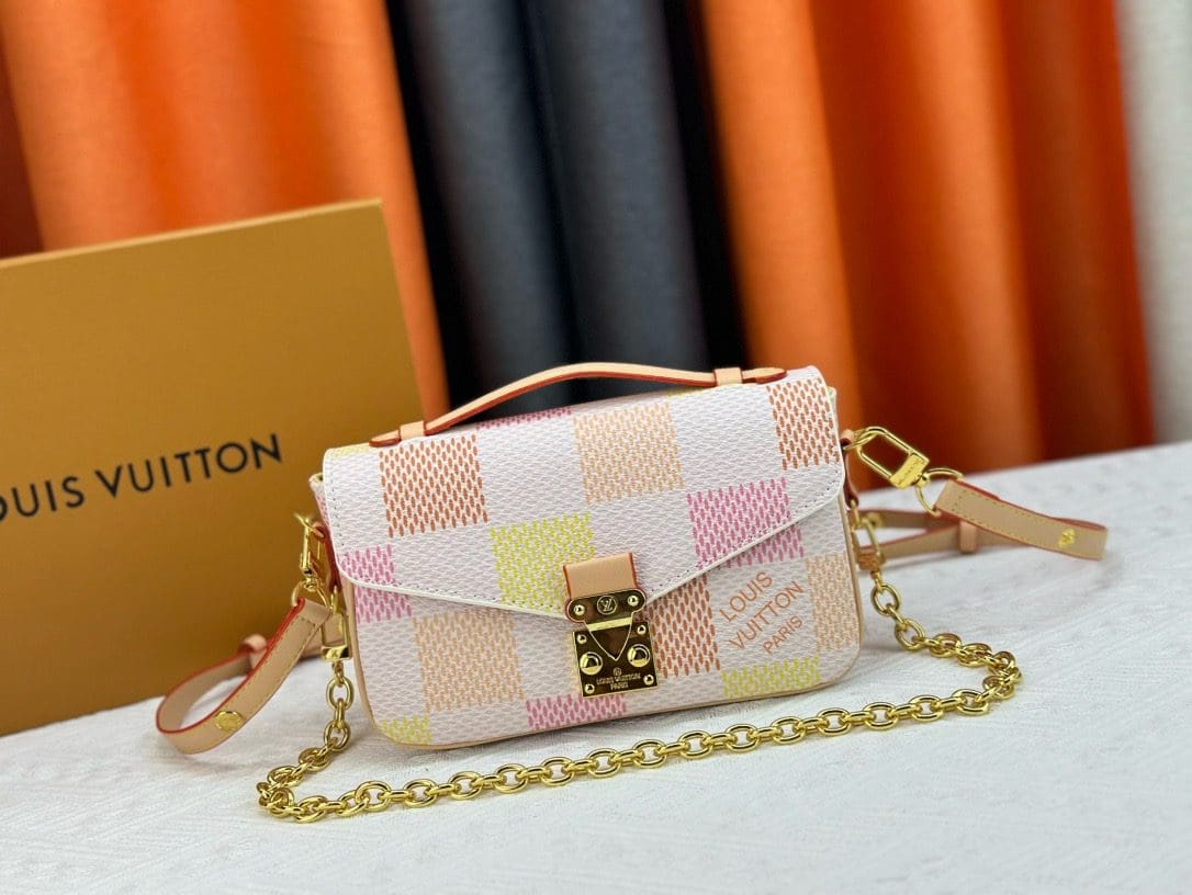 Louis Vuitton Pochette Métis East West - SILKROAD