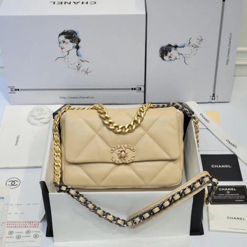 CHANEL 19 HANDBAG AS1180 - SILKROAD