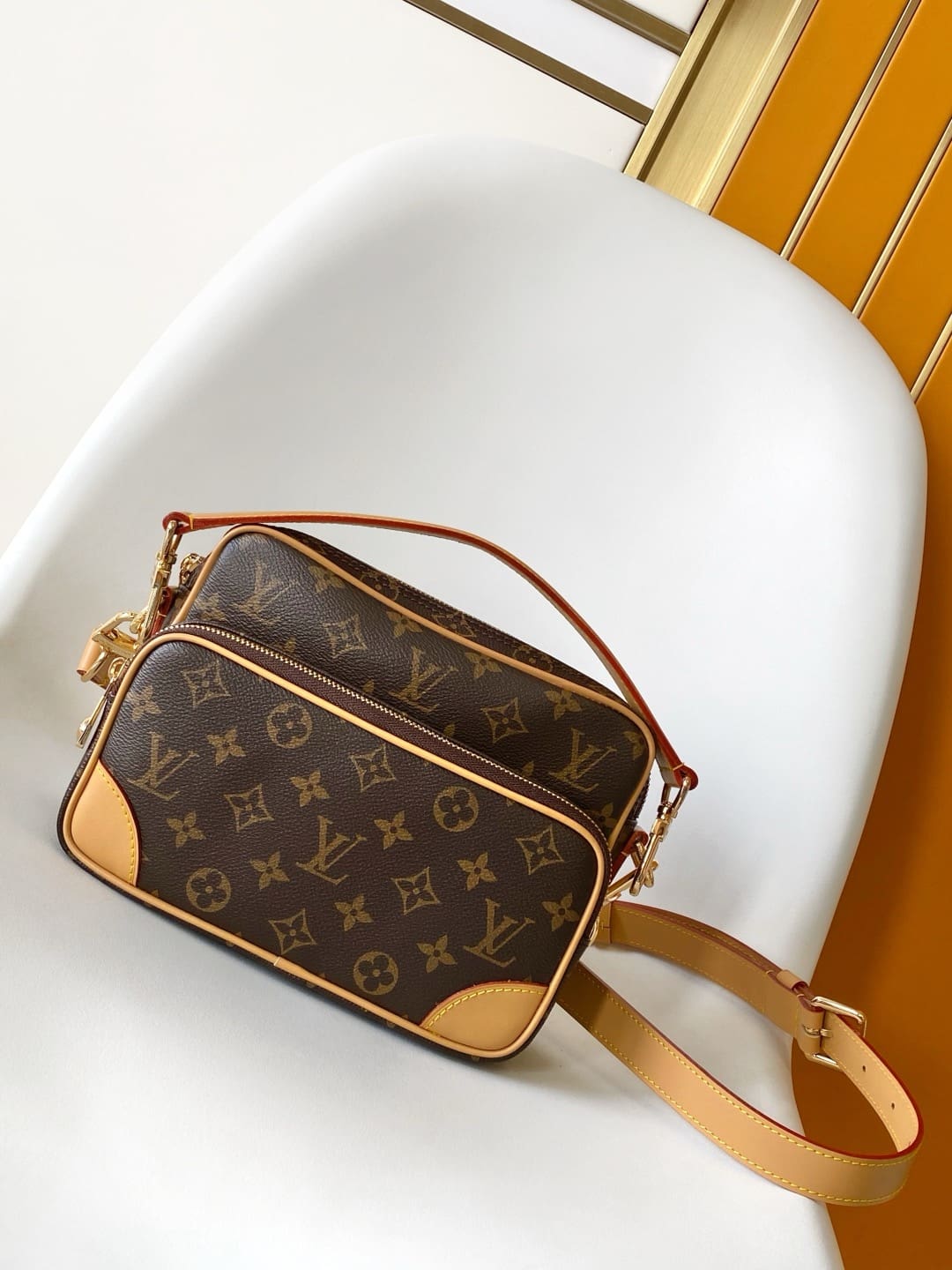 Louis Vuitton M14016 Nil - SILKROAD