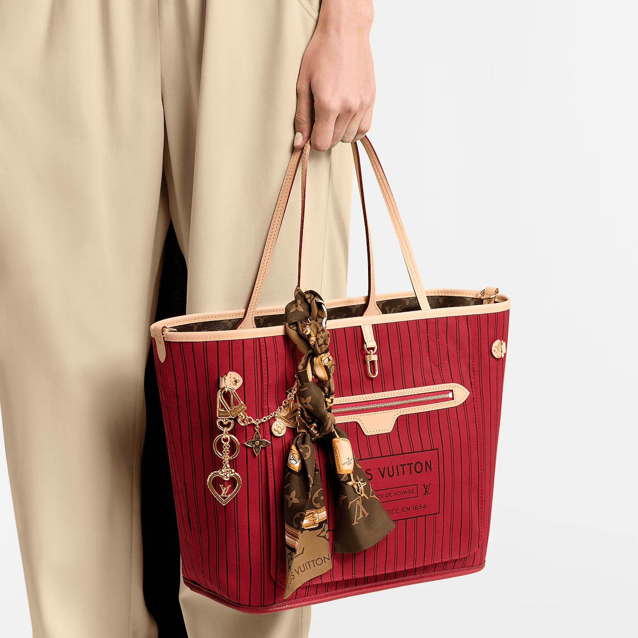 Louis Vuitton M01188 Spring Street Chain Bag Charm - SILKROAD