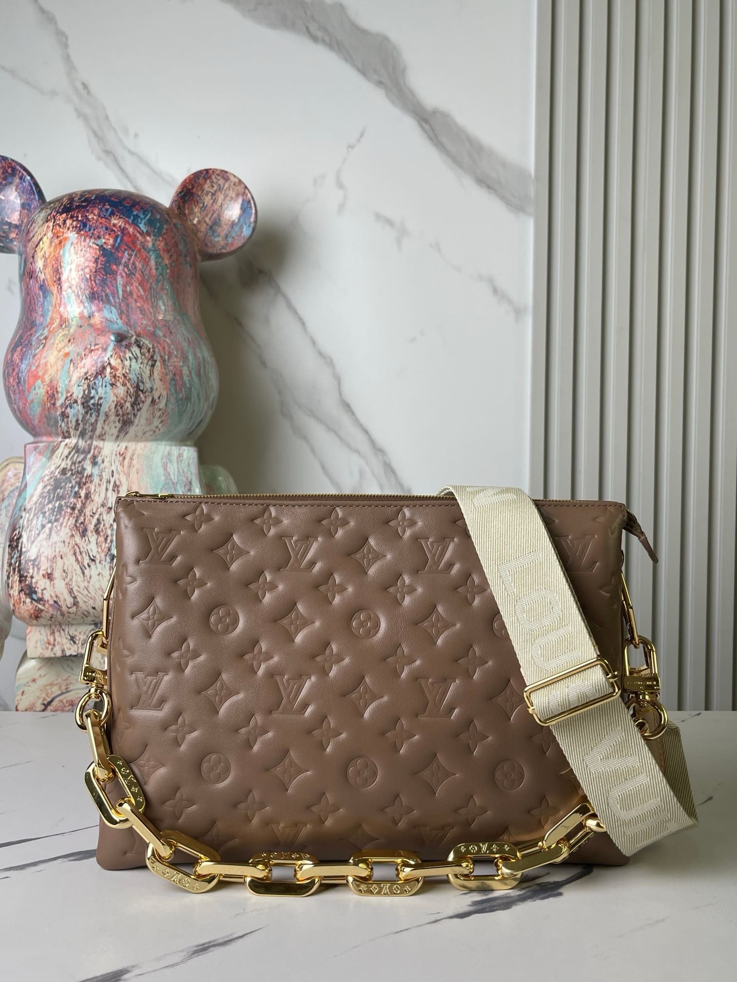 Louis Vuitton M21276 Coussin MM - SILKROAD