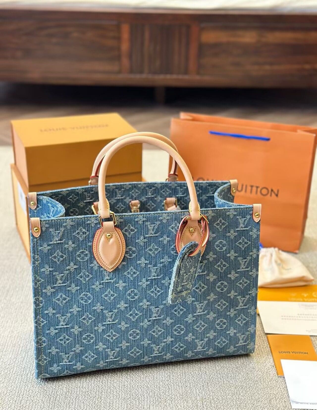 Louis Vuitton OnTheGo MM M46871 - SILKROAD