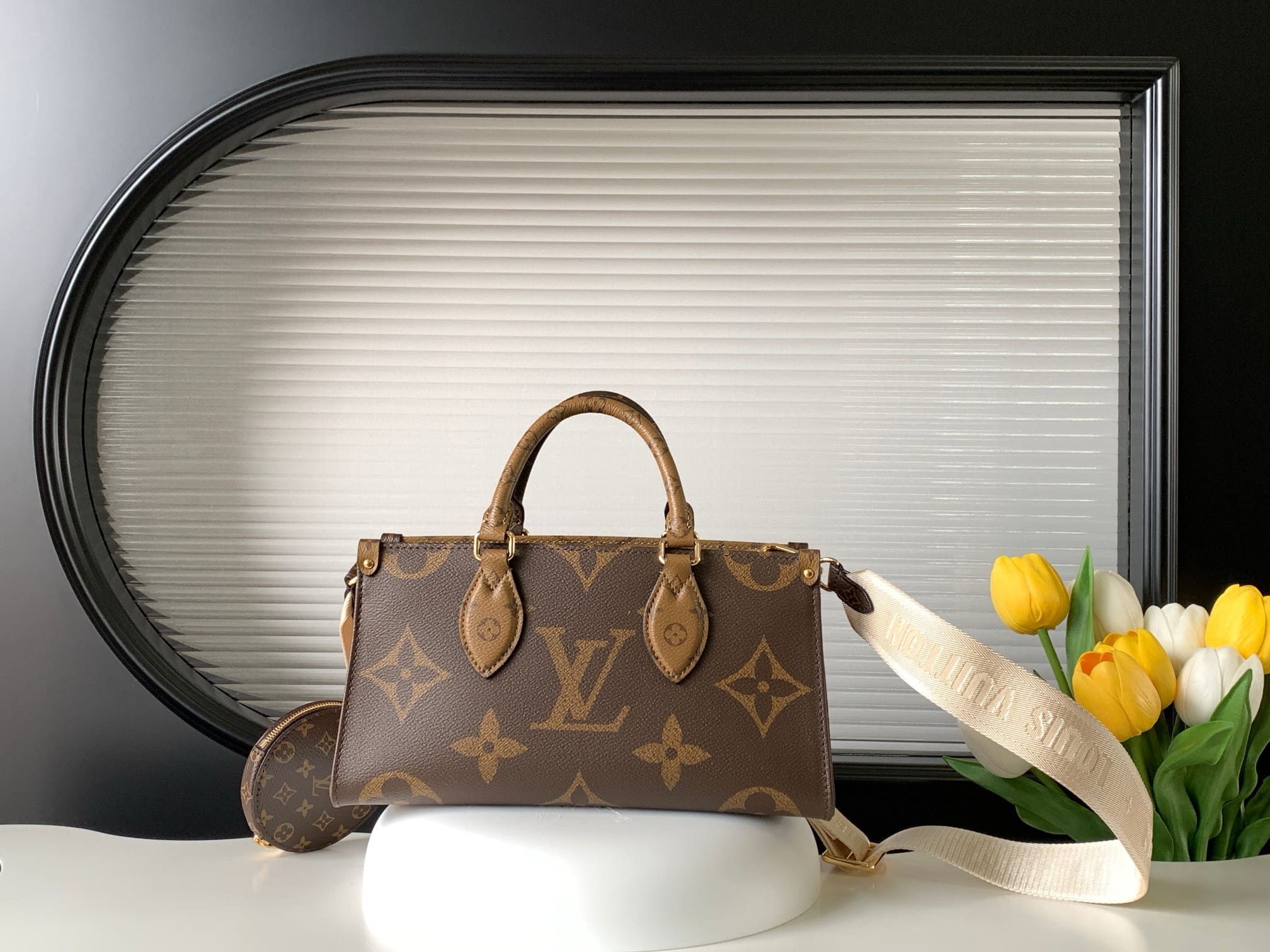 Louis Vuitton M46653 OnTheGo East West - SILKROAD