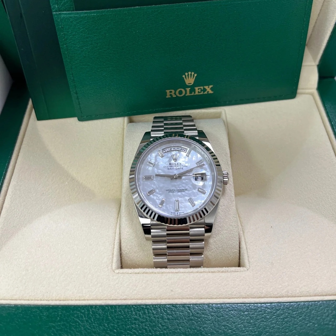 【Super Clone】RLX Day-Date 228236-0026 Mother Of Pearl Diamonds Dial - SILKROAD