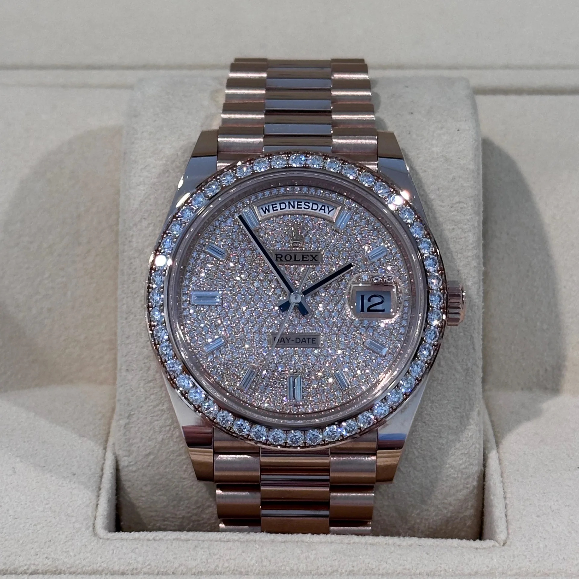 【Super Clone】RLX Day-Date 40mm Diamonds Paved Dial 228345rbr-0002 - SILKROAD