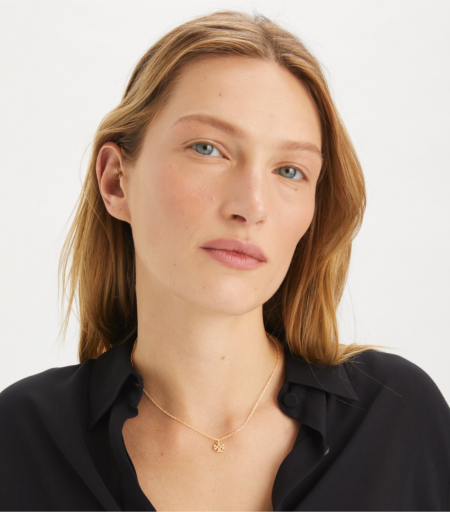 Kira Pendant Necklace