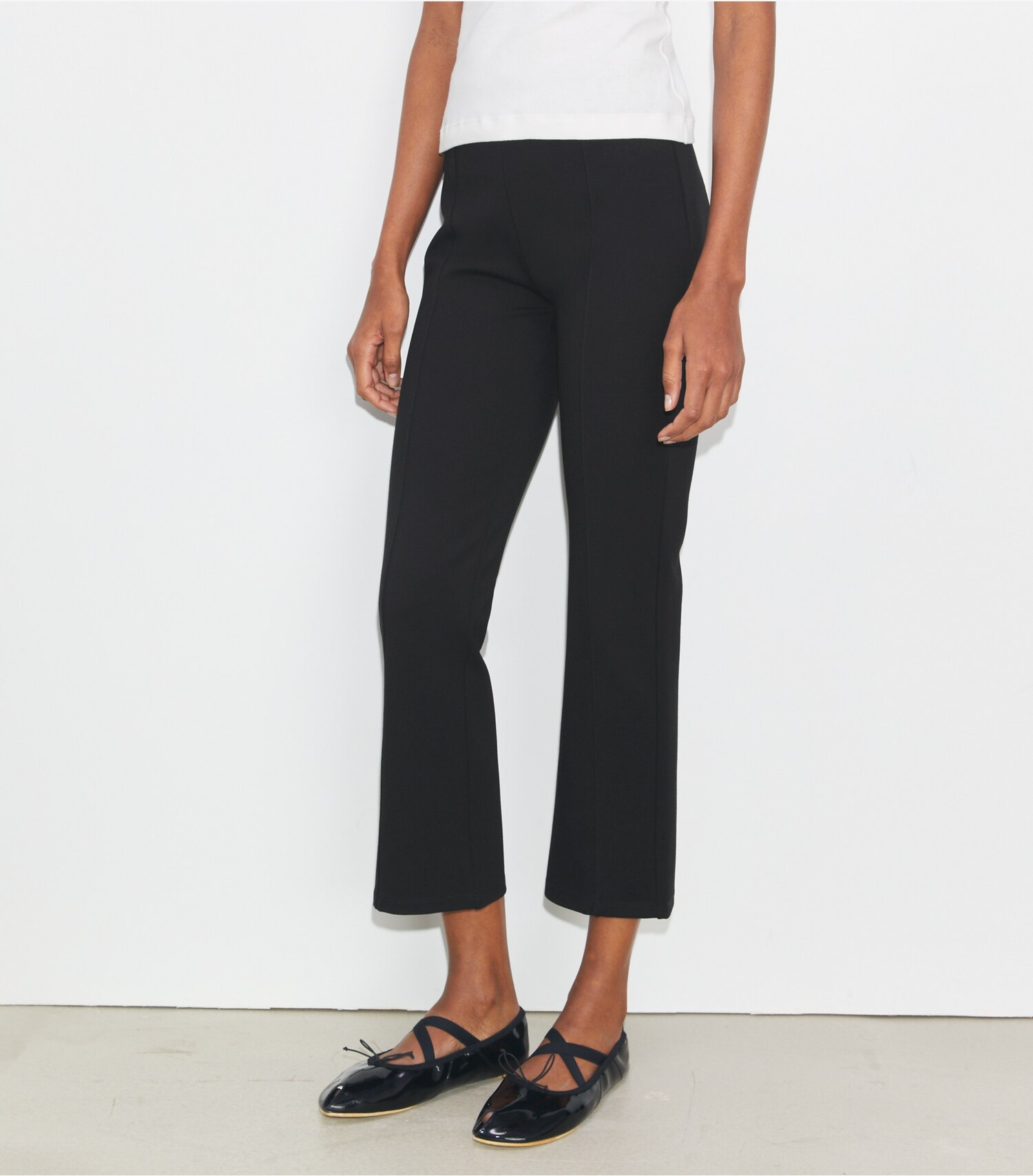 Flared Cropped Compression Pant