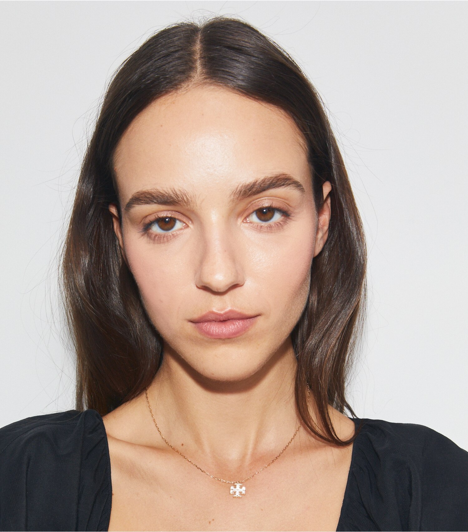 Kira Pendant Necklace