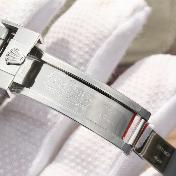 Rolex SUBMARINER SILVER BLUE / RED DIAMOND 40MM