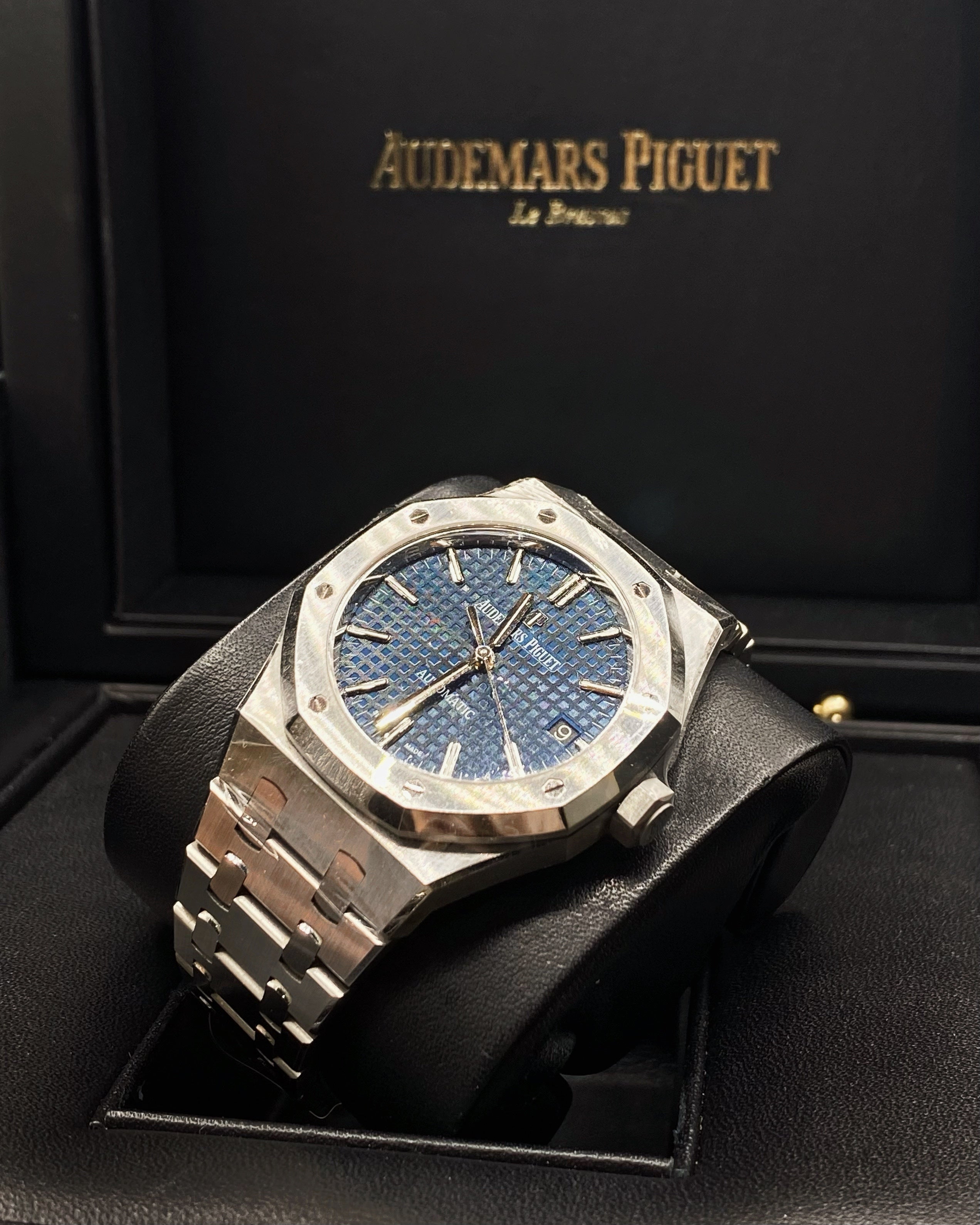 Audemars Piguet Royal Oak Selfwinding Blue dial, 37mm, Stainless steel, 15450ST.OO.1256ST.03