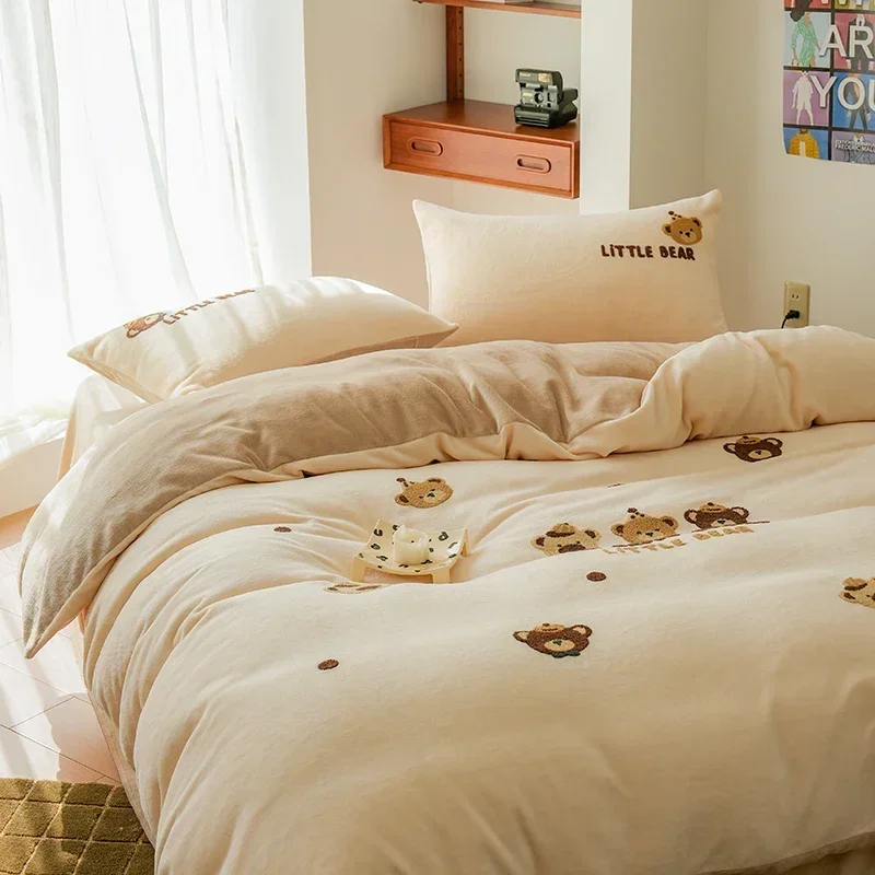 New High-End Embroidered Warm Winter Bedding Set Milk Fleece Warmth Duvet Cover Set with Sheet Cozy Quilt Cover and Pillowcases
