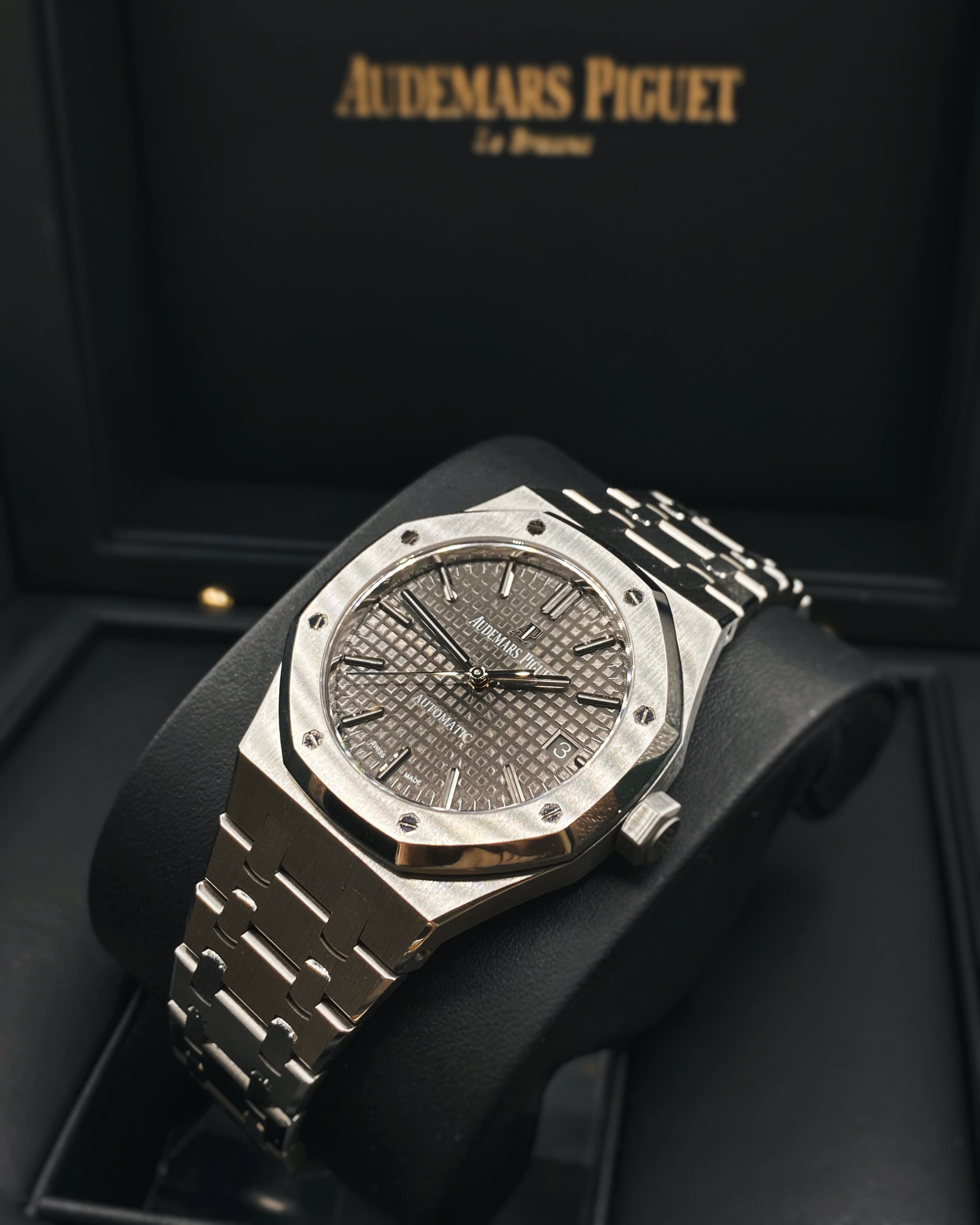 AUDEMARS PIGUET Royal Oak Selfwinding, Grey dial, 37mm, Stainless steel, 15450ST.OO.1256ST.02
