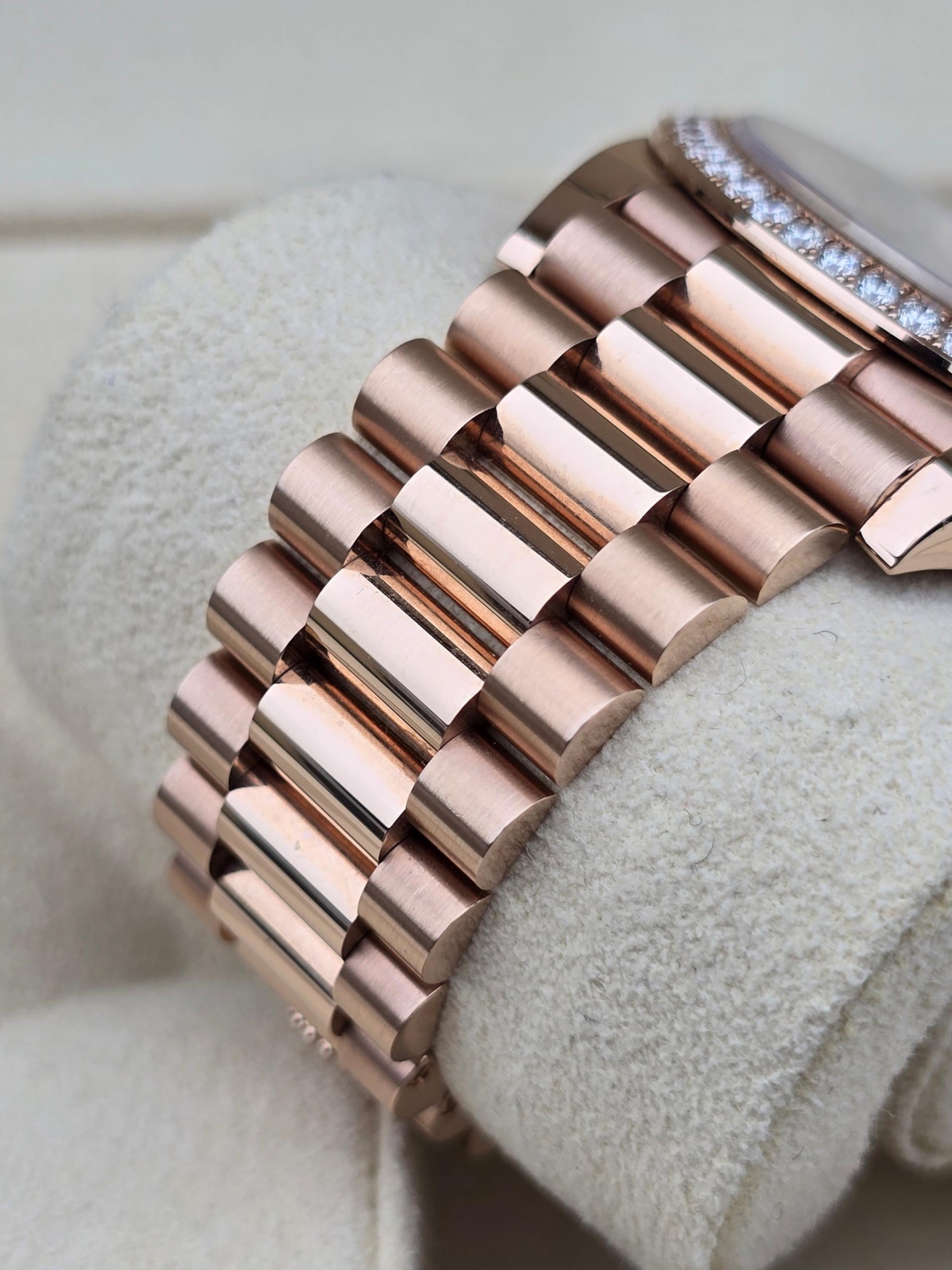 RLX  Day-Date 40mm Eisenkiesel / Diamonds Dial 228345rbr-0016