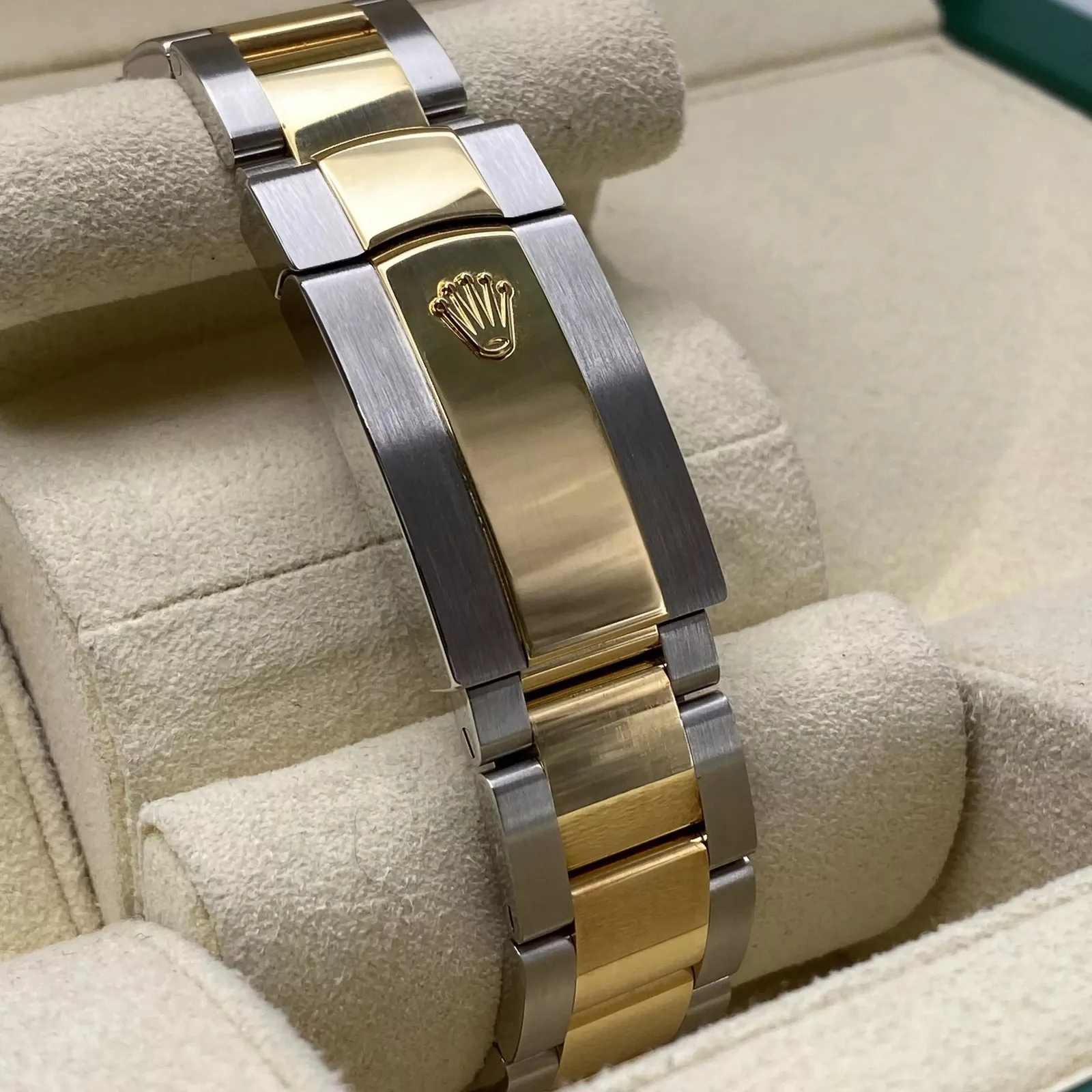 RLX  Datejust 36mm 126233 Custom Black Dial Jubilee Bracelet Watch