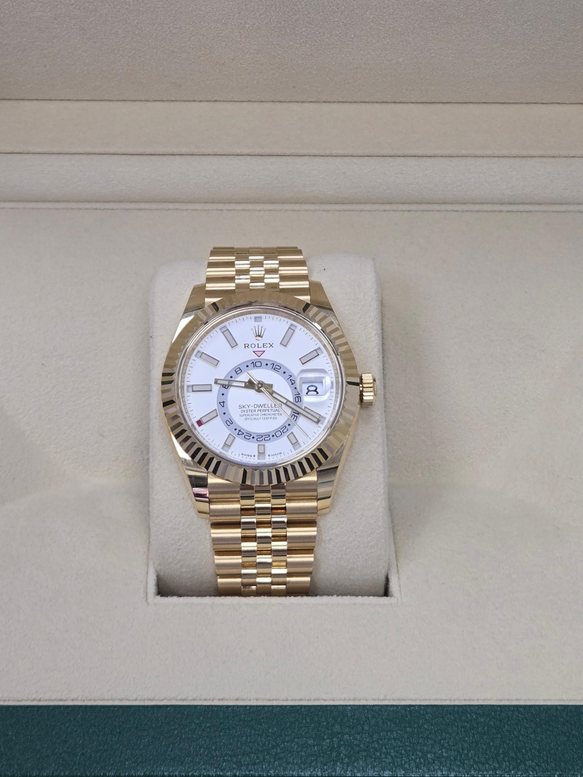 RLX  Sky-Dweller 42mm 336938-0003/0006 Yellow Gold White Dial Jubilee
