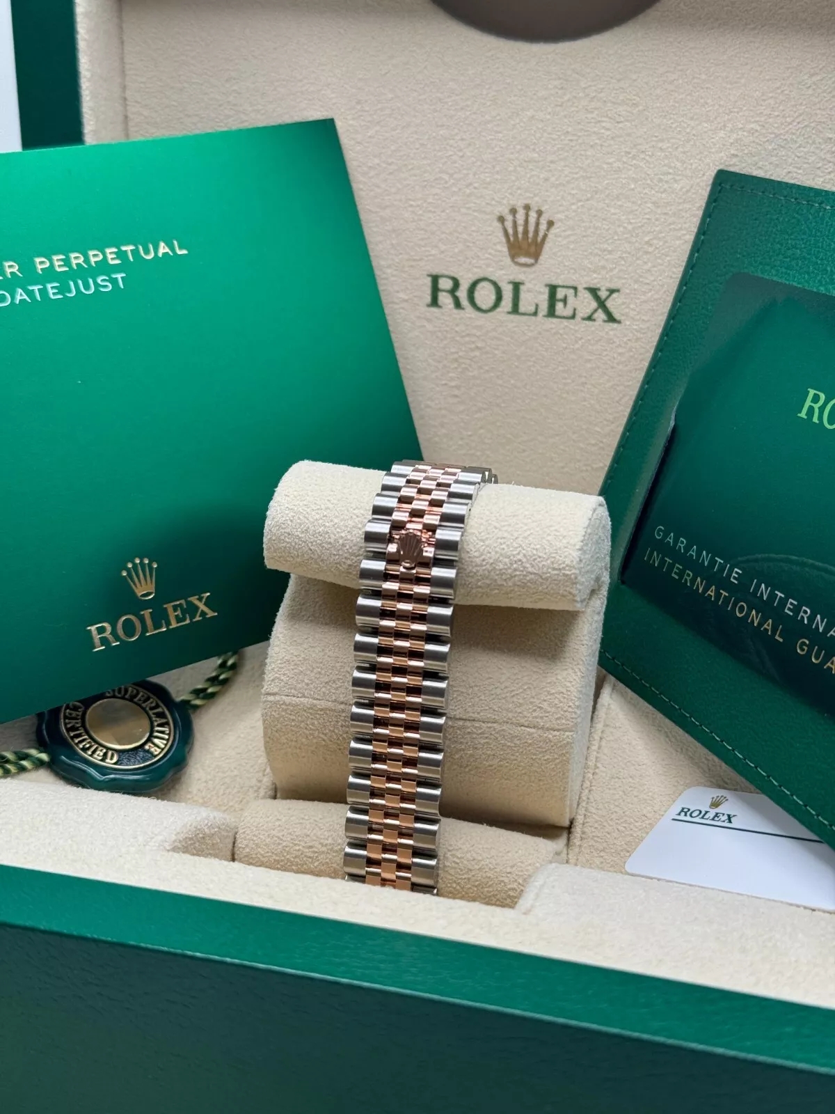 RLX Datejust m278381-0025/0026 Mother-of-Pearl Diamond 31mm Dial Diamond-Set Bezel and Oyster Bracelet Watch