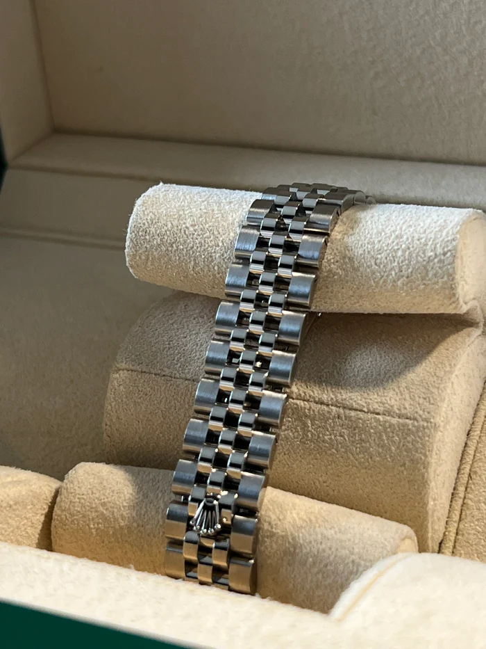 RLX Lady-Datejust 28mm 279384RBR White Mother-of-Pearl Dial Oyster Bracelet