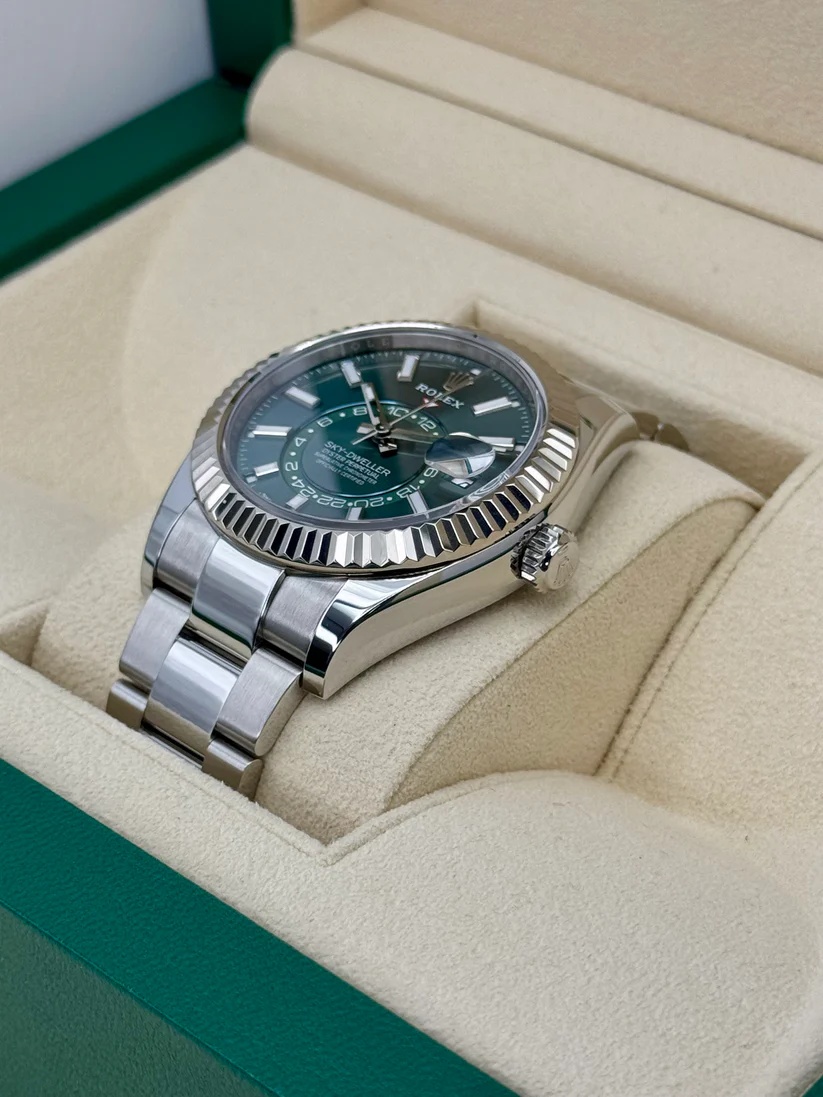RLX  Sky-Dweller 42mm 336934-0001/0002 Stainless Steel Green Dial Oyster