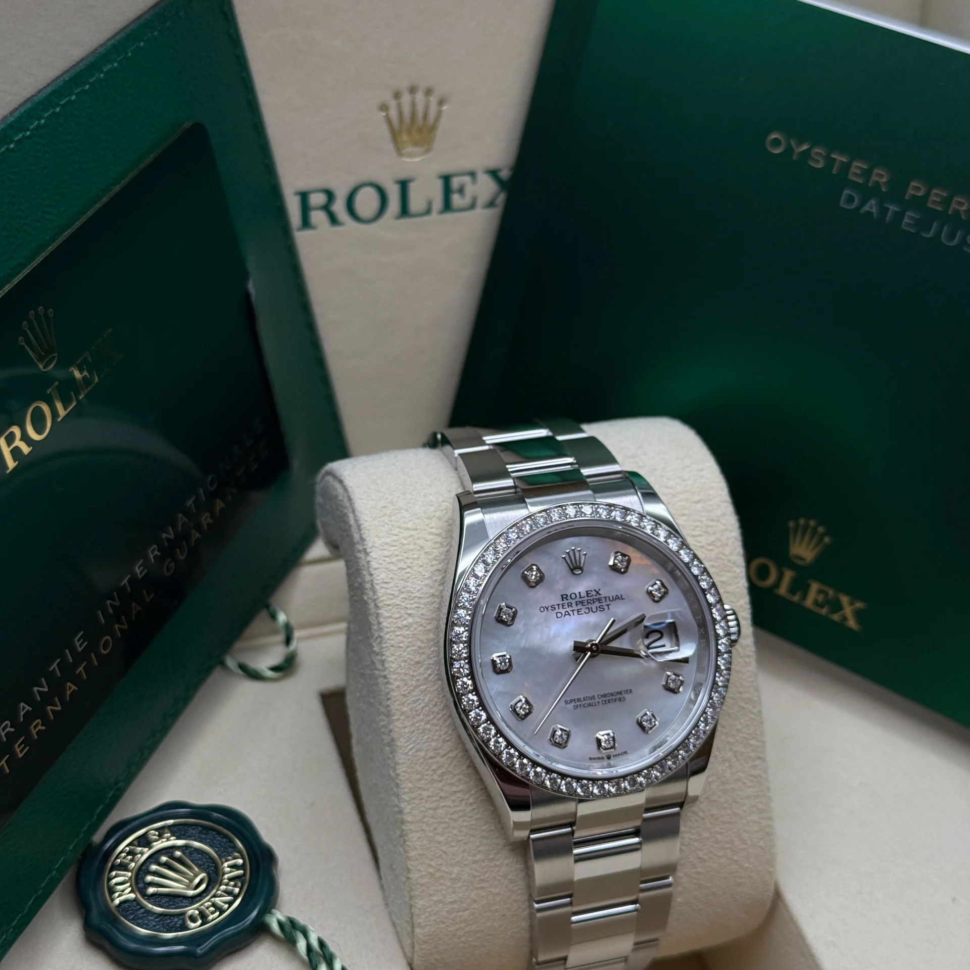 RLX  Datejust 36mm 126284 Mother-of-Pearl Dial Oyster Bracelet