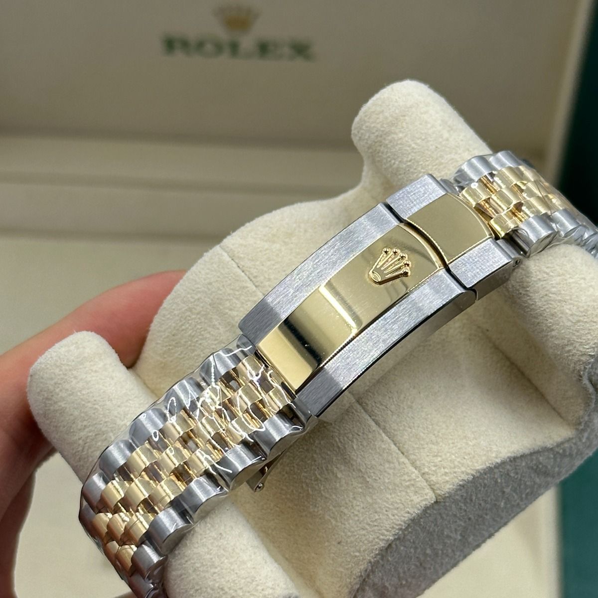 RLX  Datejust 36mm 126203 Champagne Set with Diamonds Dial Domed Bezel Oyster Bracelet