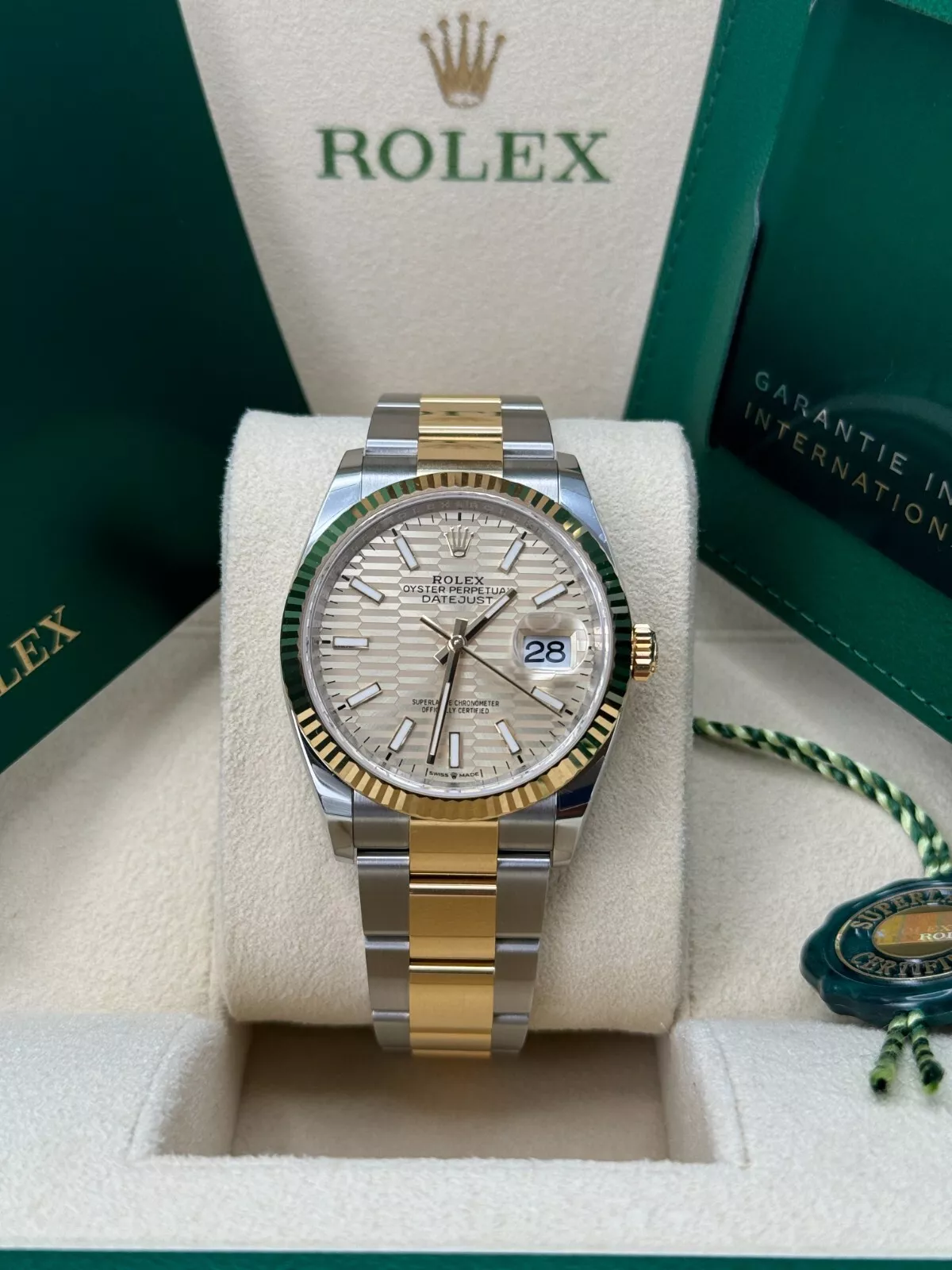 RLX  Datejust 36mm 126233 Golden Fluted Motif 36mm Dial Oyster Bracelet