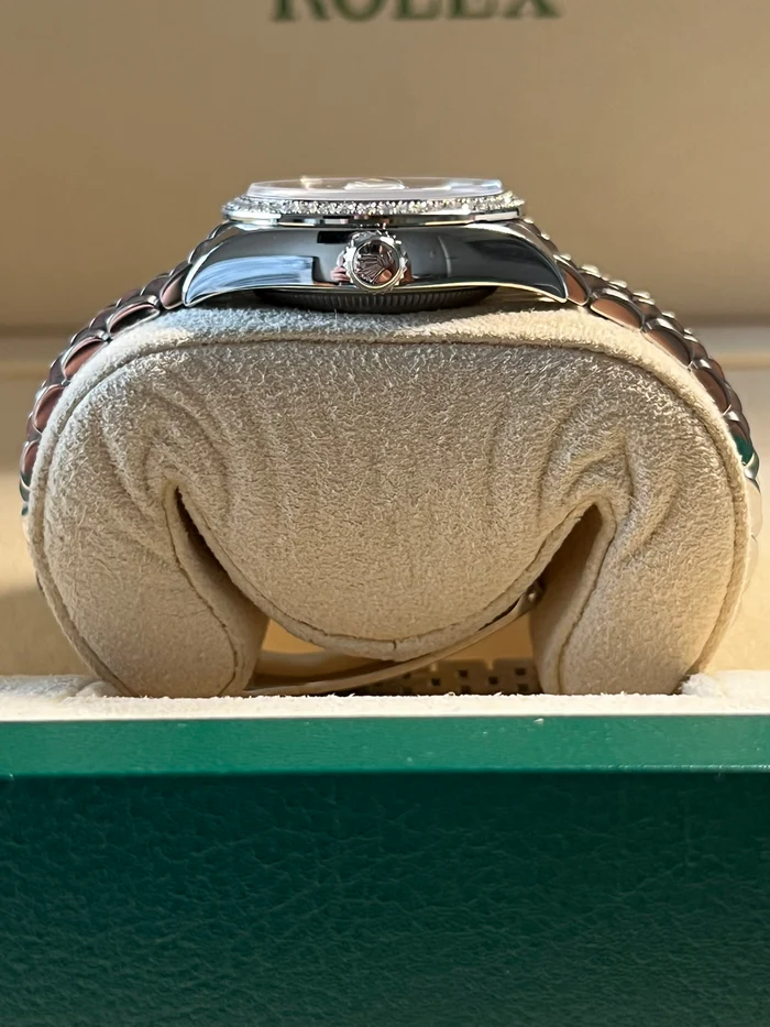 RLX Lady-Datejust 28mm 279384RBR White Mother-of-Pearl Dial Oyster Bracelet