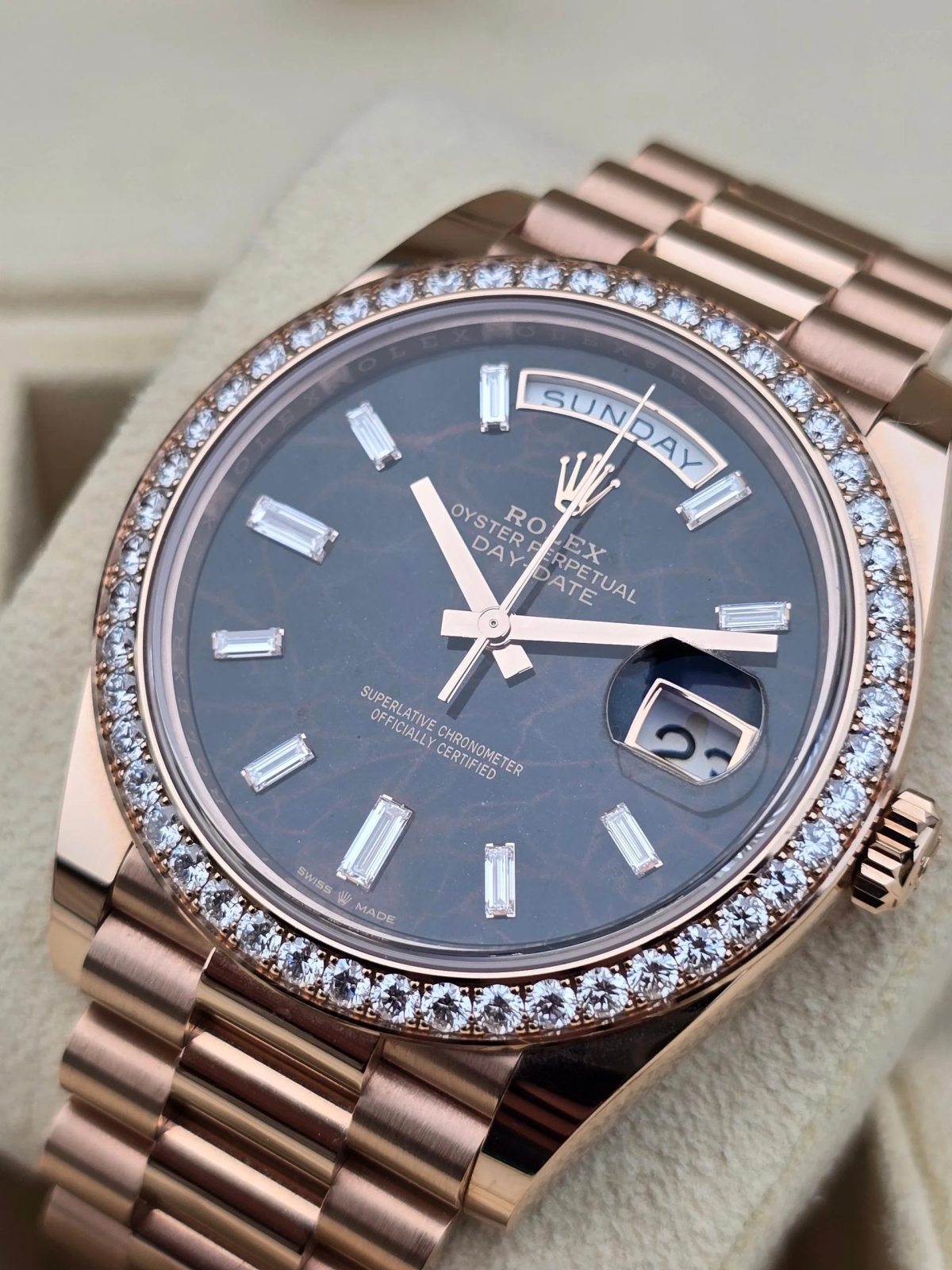 RLX  Day-Date 40mm Eisenkiesel / Diamonds Dial 228345rbr-0016