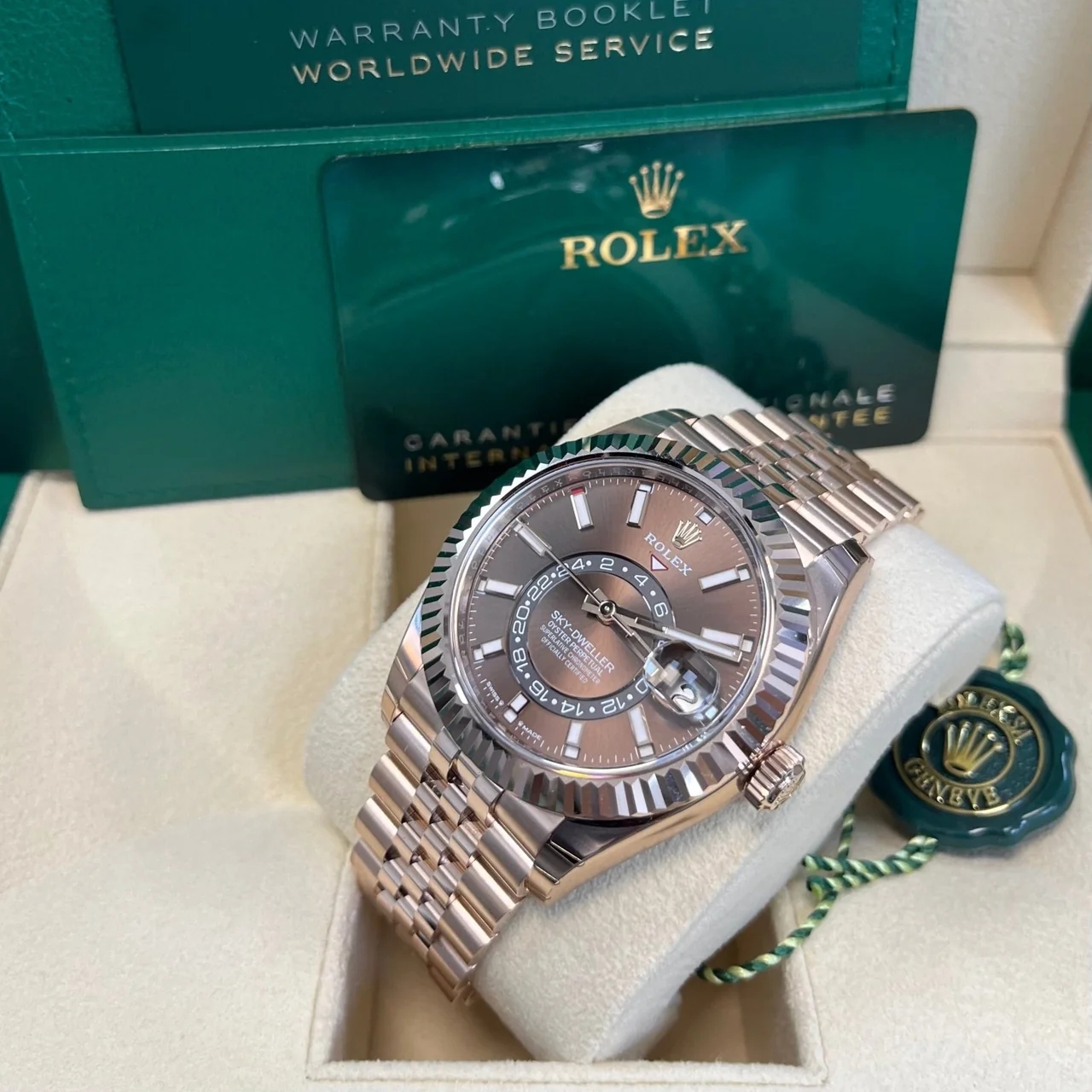 RLX  Sky-Dweller 42mm 336935-0002/0006 Rose Gold Chocolate Dial Jubilee