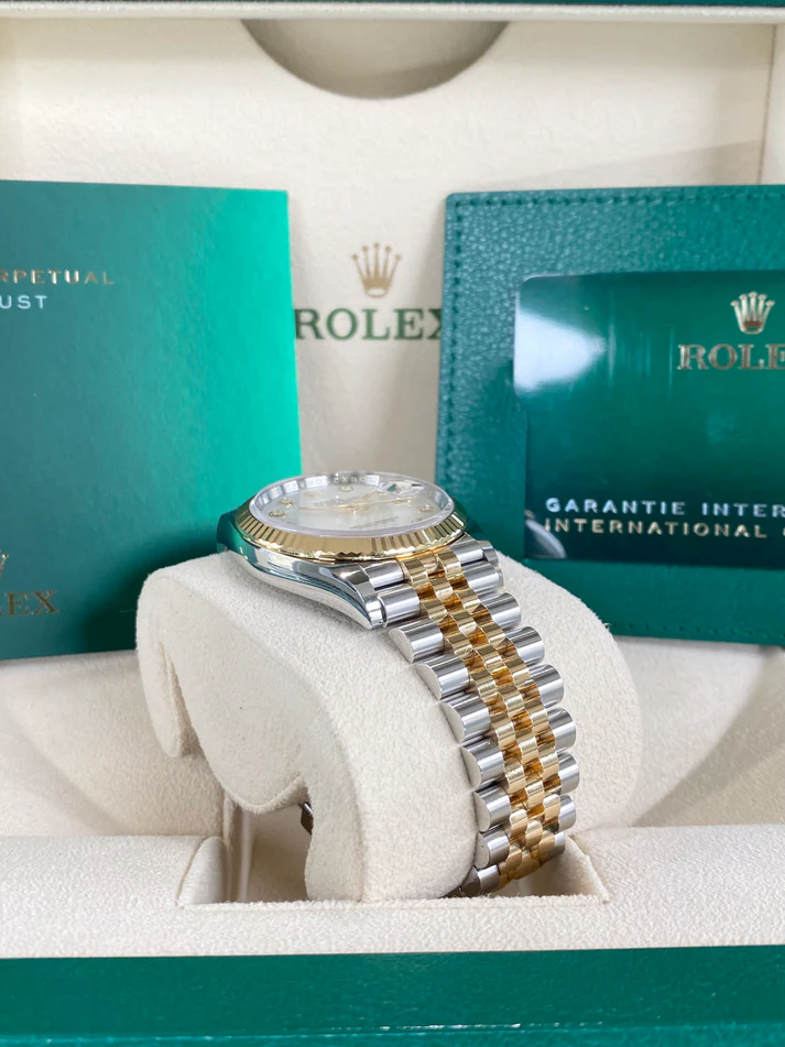 RLX  Datejust 36mm 126233 MOP Diamond Dial Jubilee Two-Tone Bracelet Watch