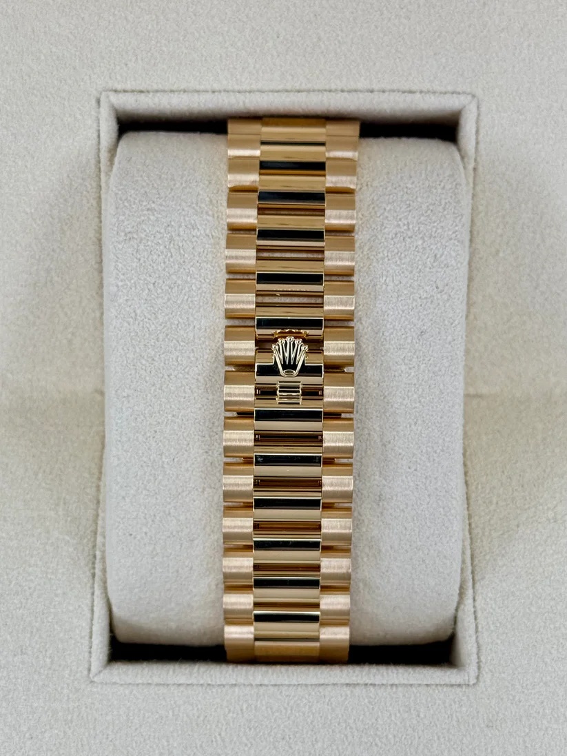 RLX  Yellow Gold President Day Date 40mm Black Diamond Baguette Dial - 228238
