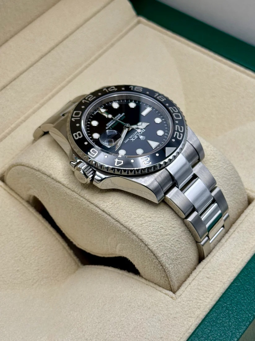 Rolex GMT-Master II 116710LN 40mm