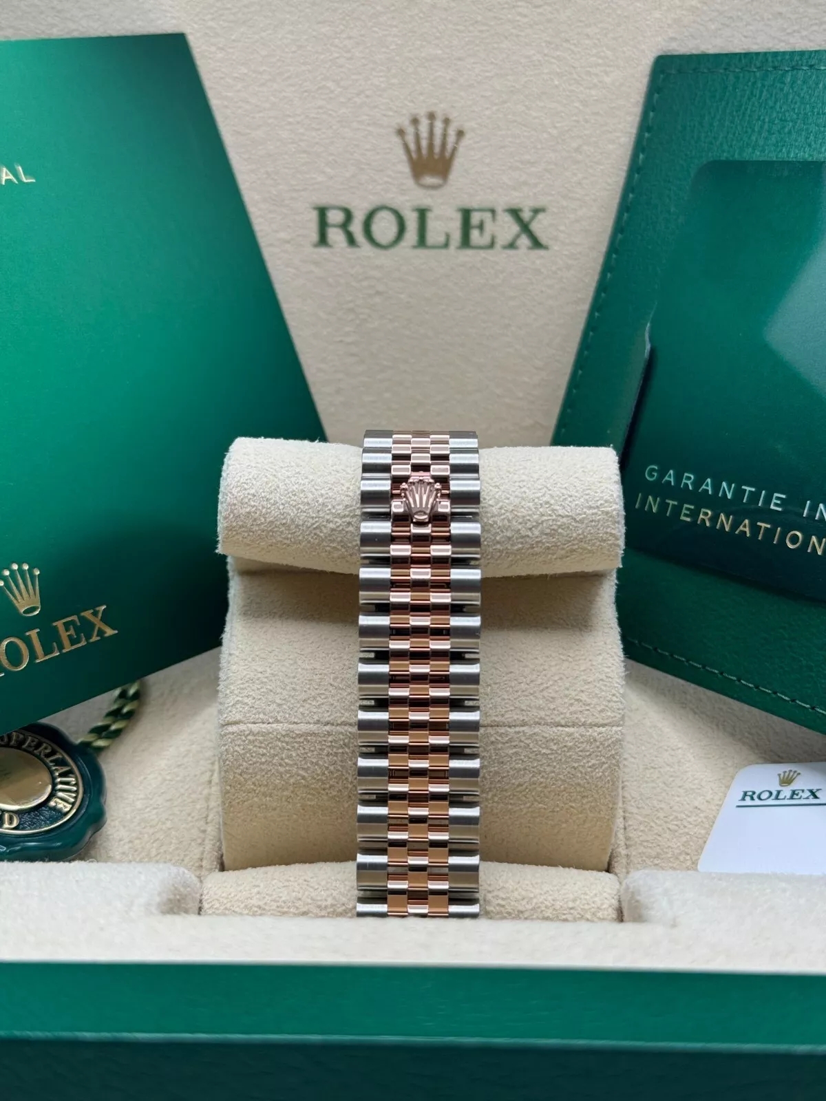 RLX Datejust m278381-0025/0026 Mother-of-Pearl Diamond 31mm Dial Diamond-Set Bezel and Oyster Bracelet Watch