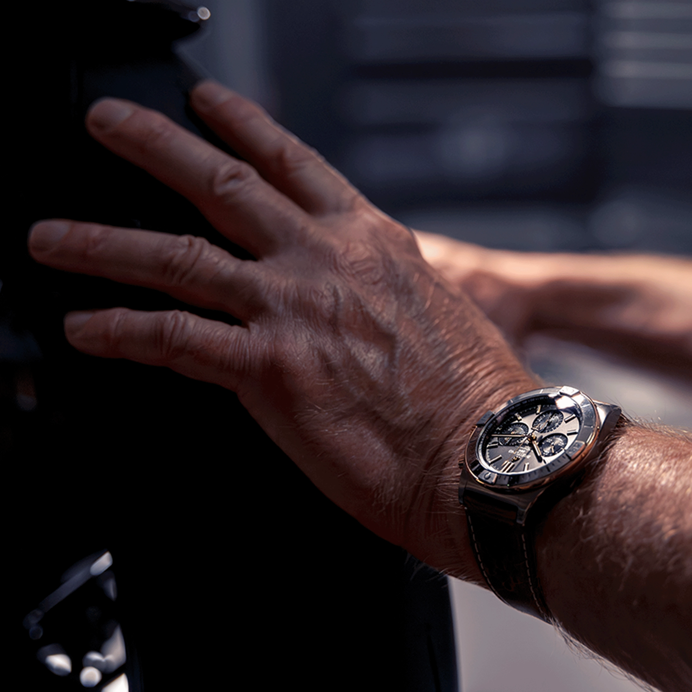 Breitling Chronomat B01 42 Triumph TB0134101M1X1