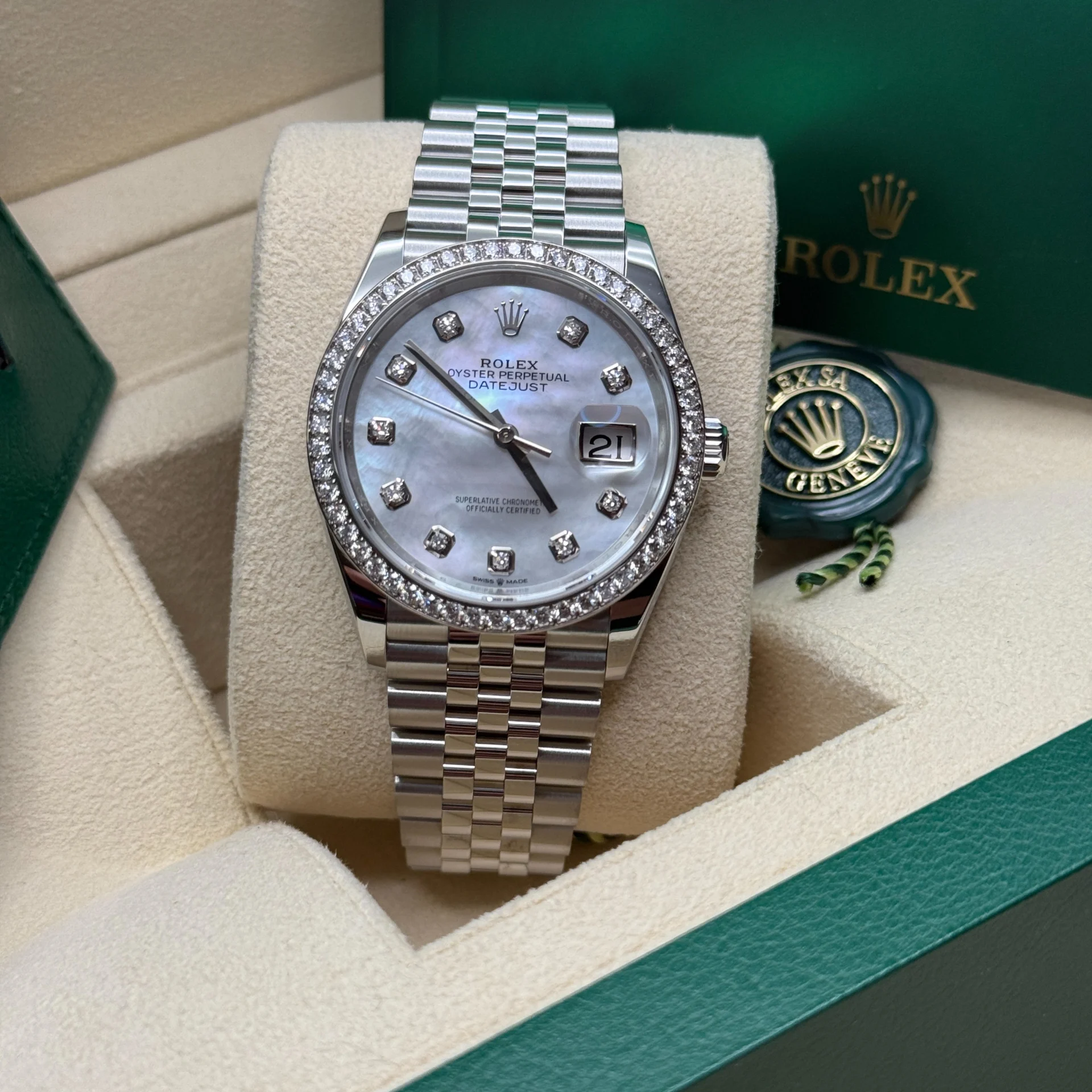RLX  Datejust 36mm 126284 Mother-of-Pearl Dial Oyster Bracelet