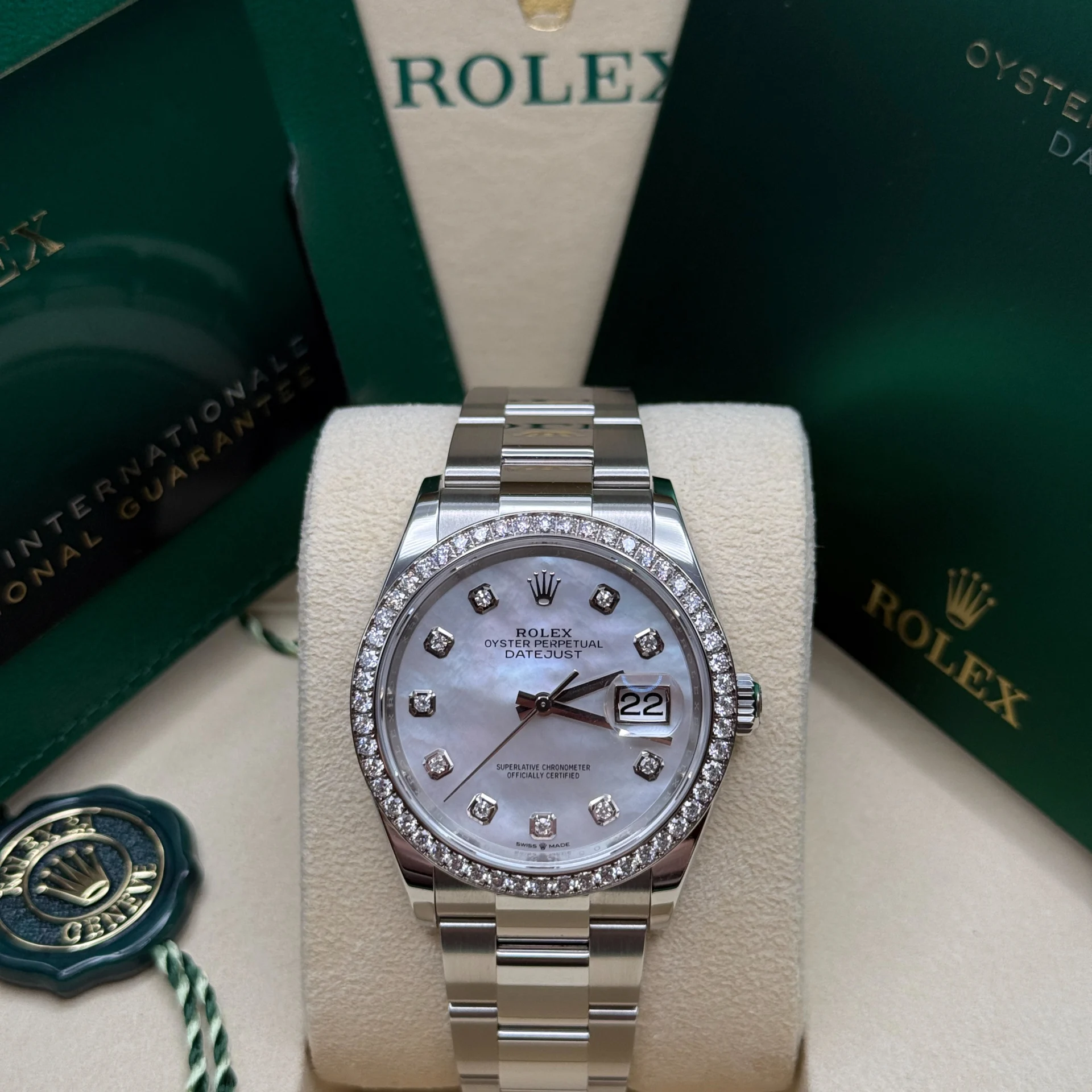 RLX  Datejust 36mm 126284 Mother-of-Pearl Dial Oyster Bracelet