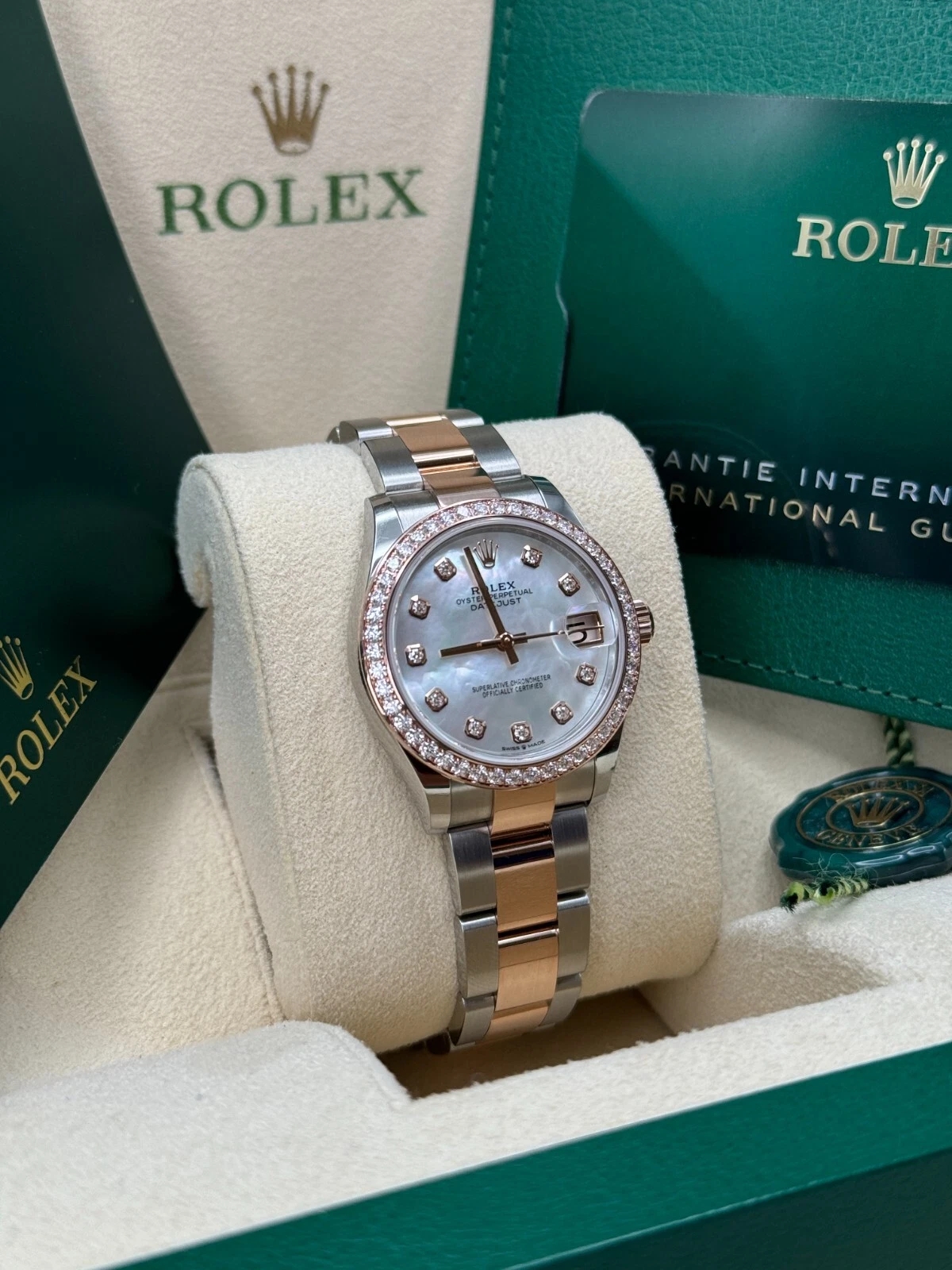 RLX Datejust m278381-0025/0026 Mother-of-Pearl Diamond 31mm Dial Diamond-Set Bezel and Oyster Bracelet Watch