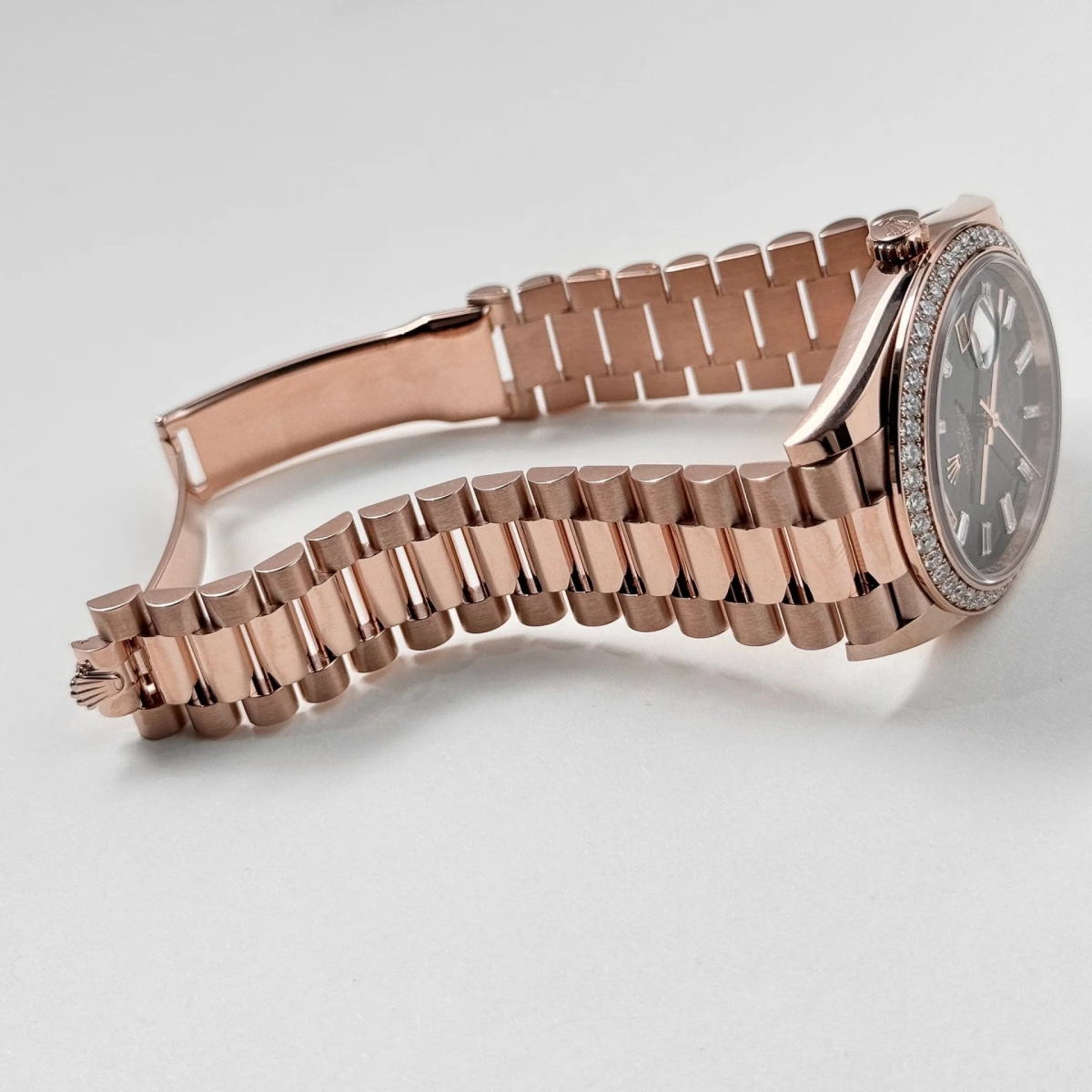 RLX  Day-Date 40mm Eisenkiesel / Diamonds Dial 228345rbr-0016