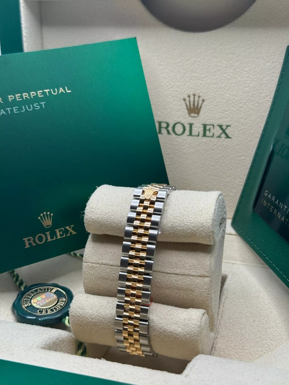 RLX Lady-Datejust 28mm 279383RBR Champagne Dial Yellow Rolesor Oyster Bracelet