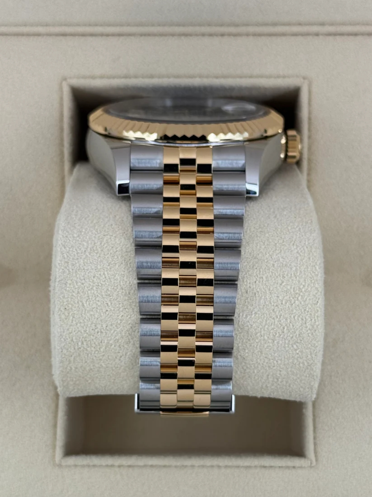 RLX  Sky-Dweller 42mm 336933-0003/0004 Two-Tone Yellow Gold Black Dial Jubilee