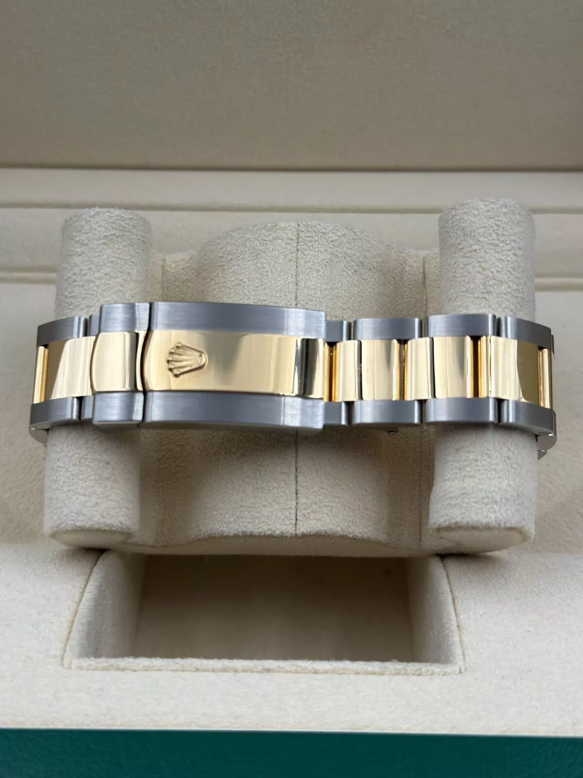 RLX  Datejust 36mm 126203 Golden Dial Domed Bezel Oyster Bracelet