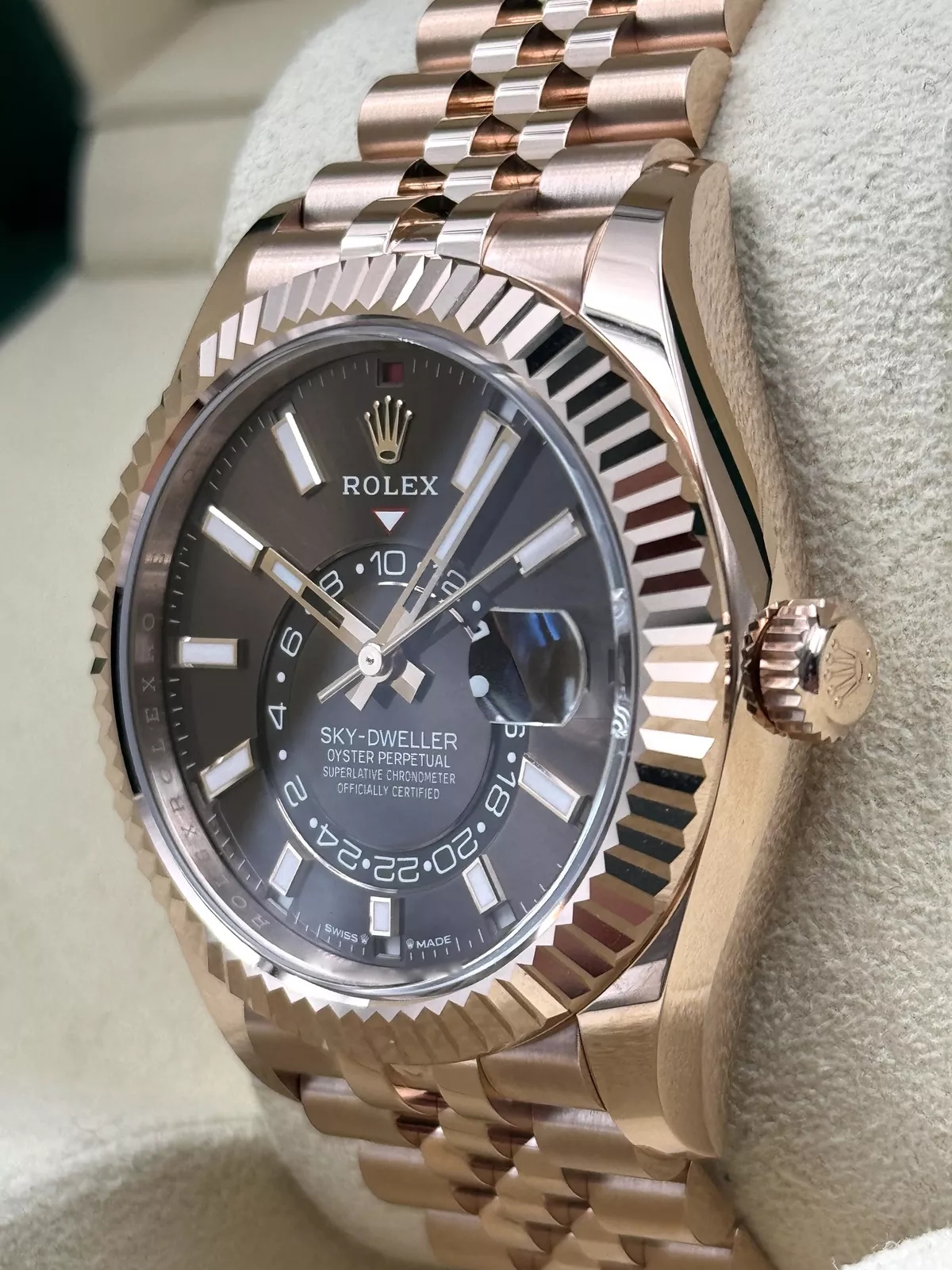 RLX  Sky-Dweller 42mm 336935-0004/0008 Rose Gold Rhodium Dial Oyster