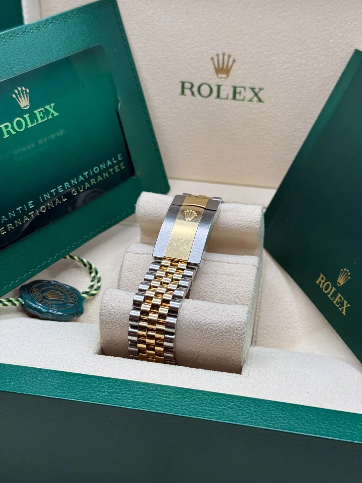 RLX  Datejust 36mm 126233 Custom Black Dial Jubilee Bracelet Watch