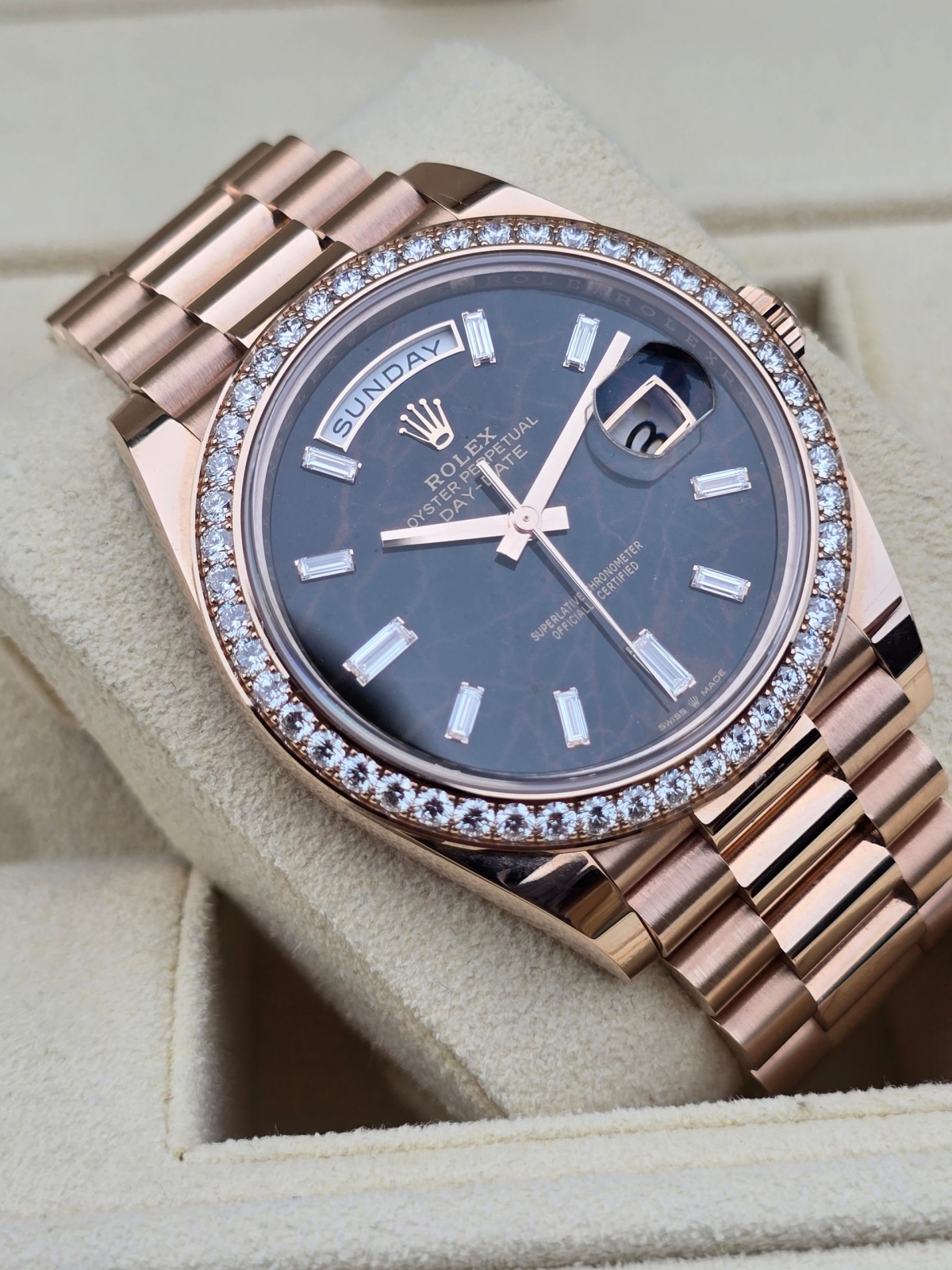 RLX  Day-Date 40mm Eisenkiesel / Diamonds Dial 228345rbr-0016