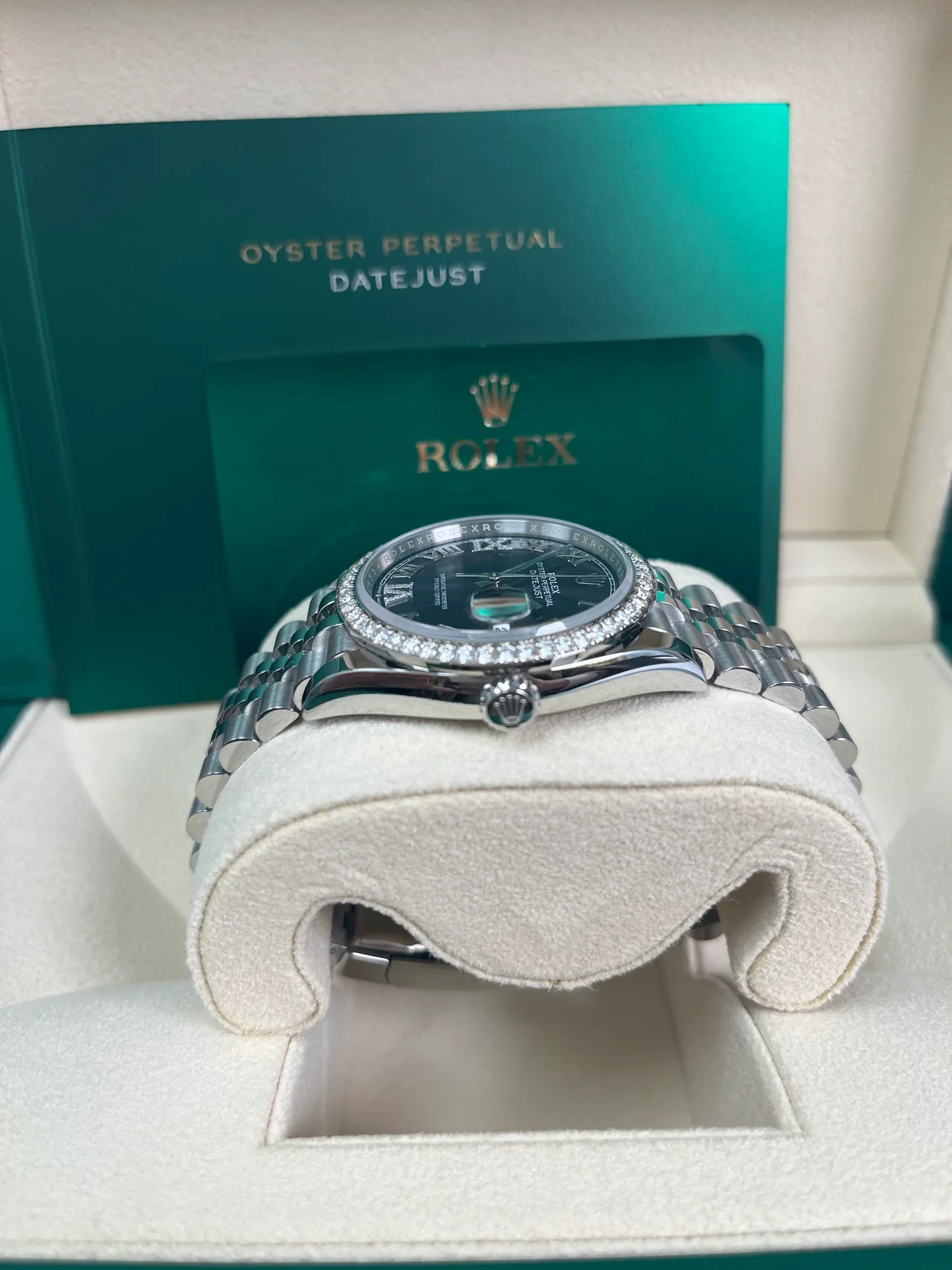 RLX  Datejust 36mm 126284 Aubergine Dial Jubilee Bracelet