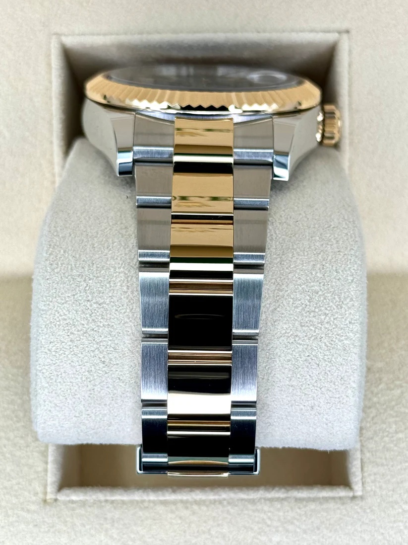 RLX  Sky-Dweller 42mm 336933-0003/0004 Two-Tone Yellow Gold Black Dial Jubilee