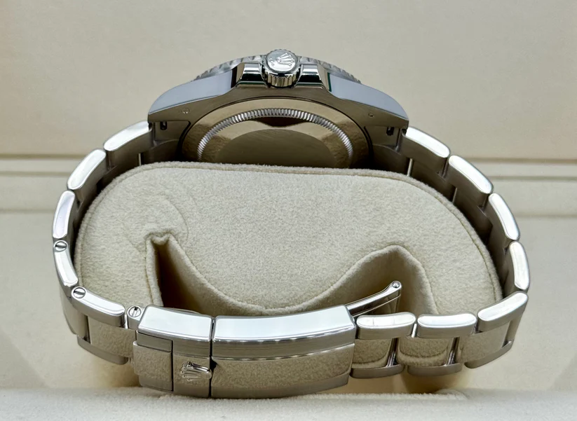 RLX  GMT-Master II 40mm 126719BLRO