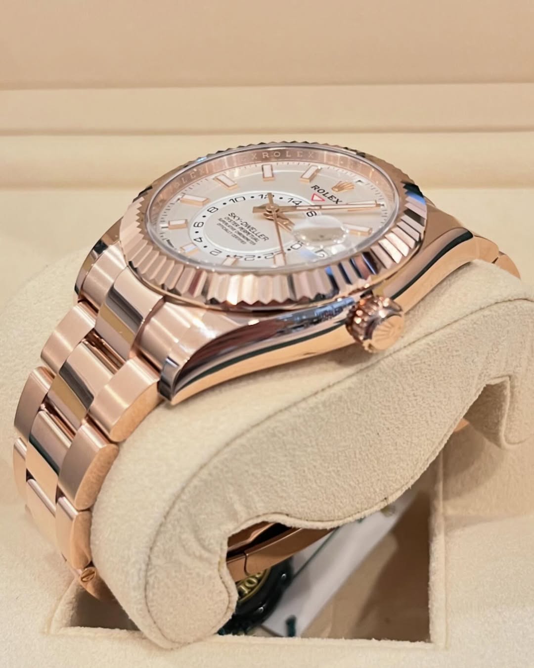 RLX  Sky-Dweller 42mm 336935-0003/0007 Rose Gold White Dial Oyster