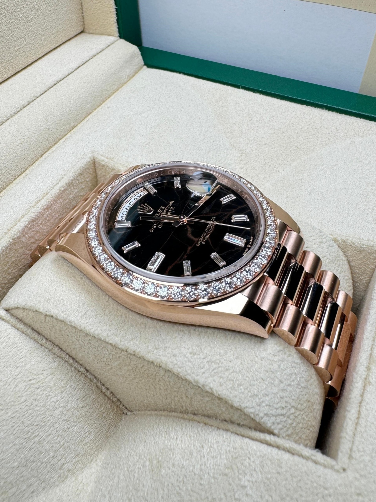 RLX  Day-Date 40mm Eisenkiesel / Diamonds Dial 228345rbr-0016